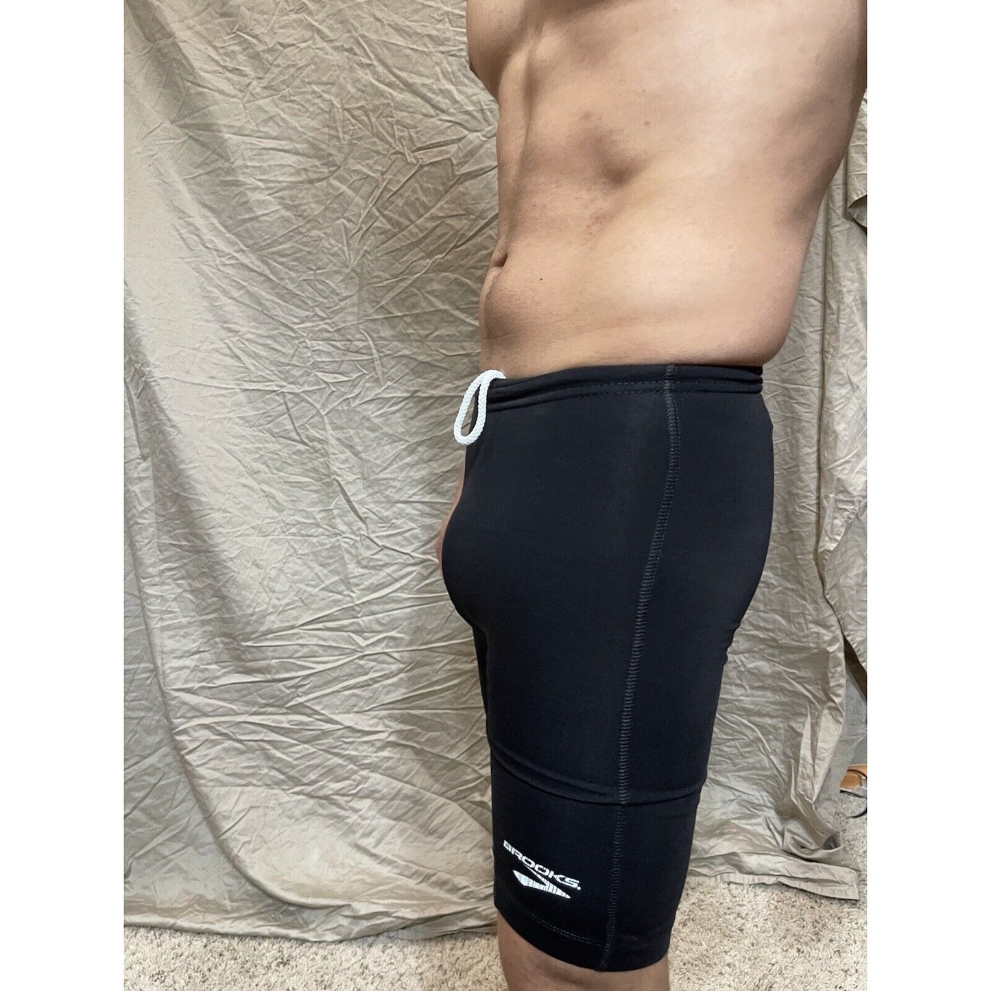 Men's brooks nylon spandex black XS extra small compression shorts