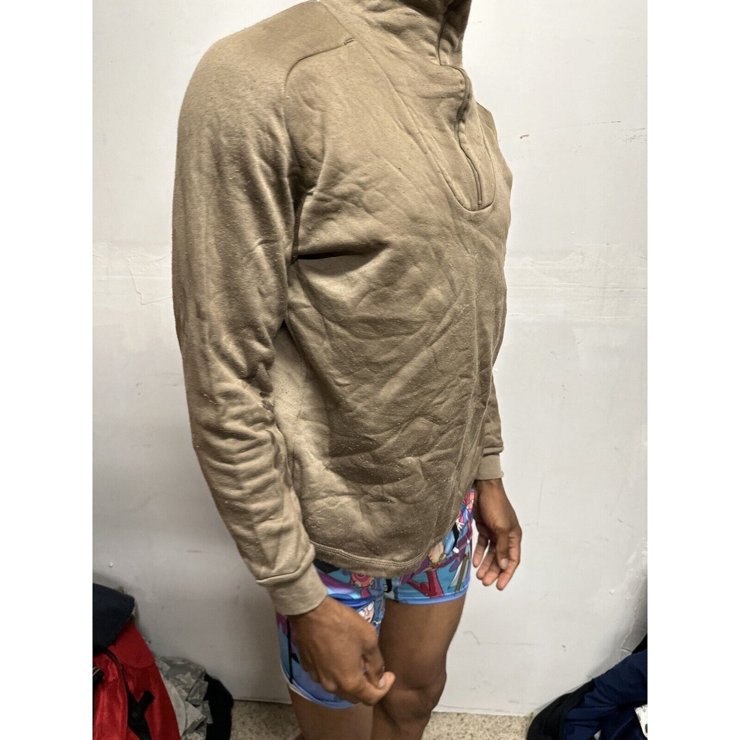 Men’s Tan Military Long Sleeve Medium Cold Weather Polypropylene 1/4 Zip