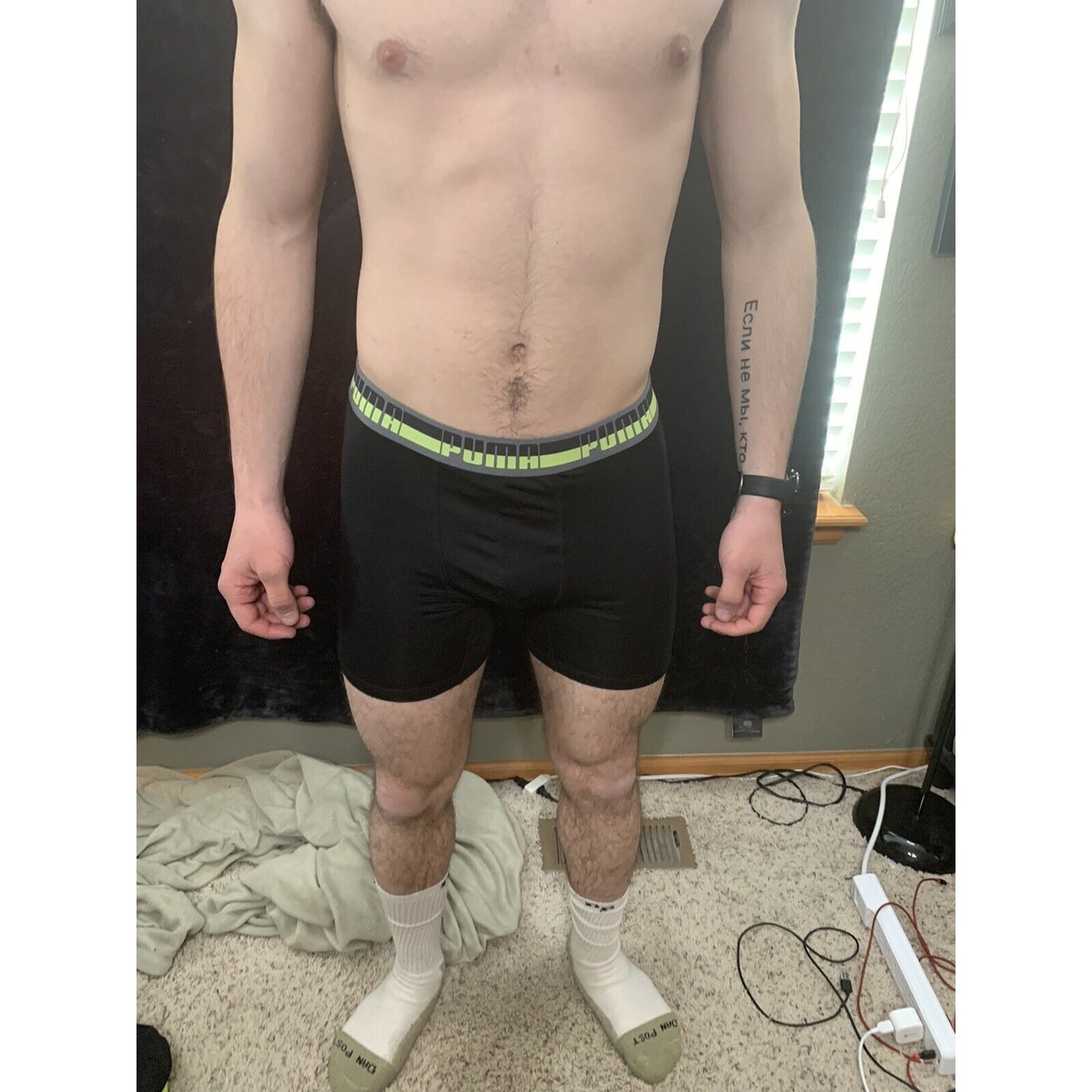 Puma Men’s Black Compression Shorts Medium 15% Spandex Yellow & Black Band