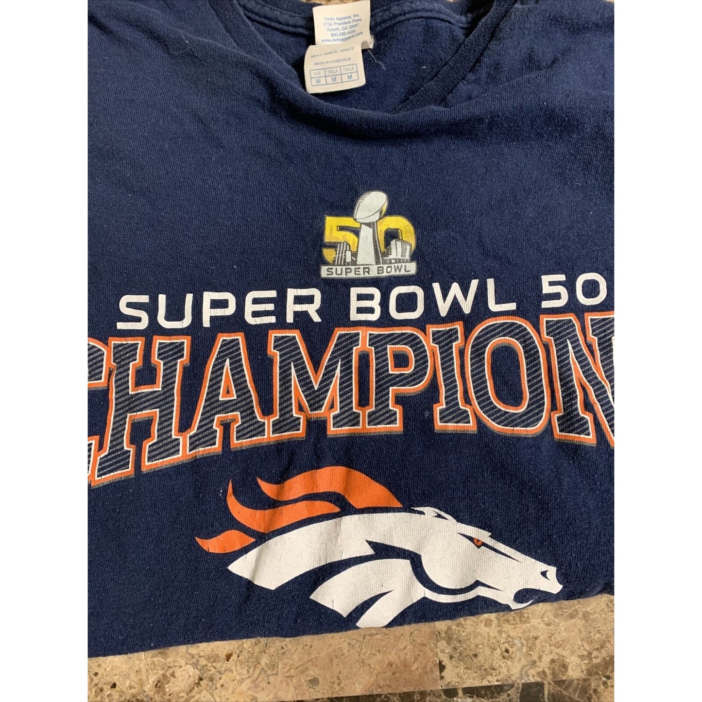 Delta NFL Denver Broncos Super Bowl 50 Champions Blue Orange T-Shirt Size Medium