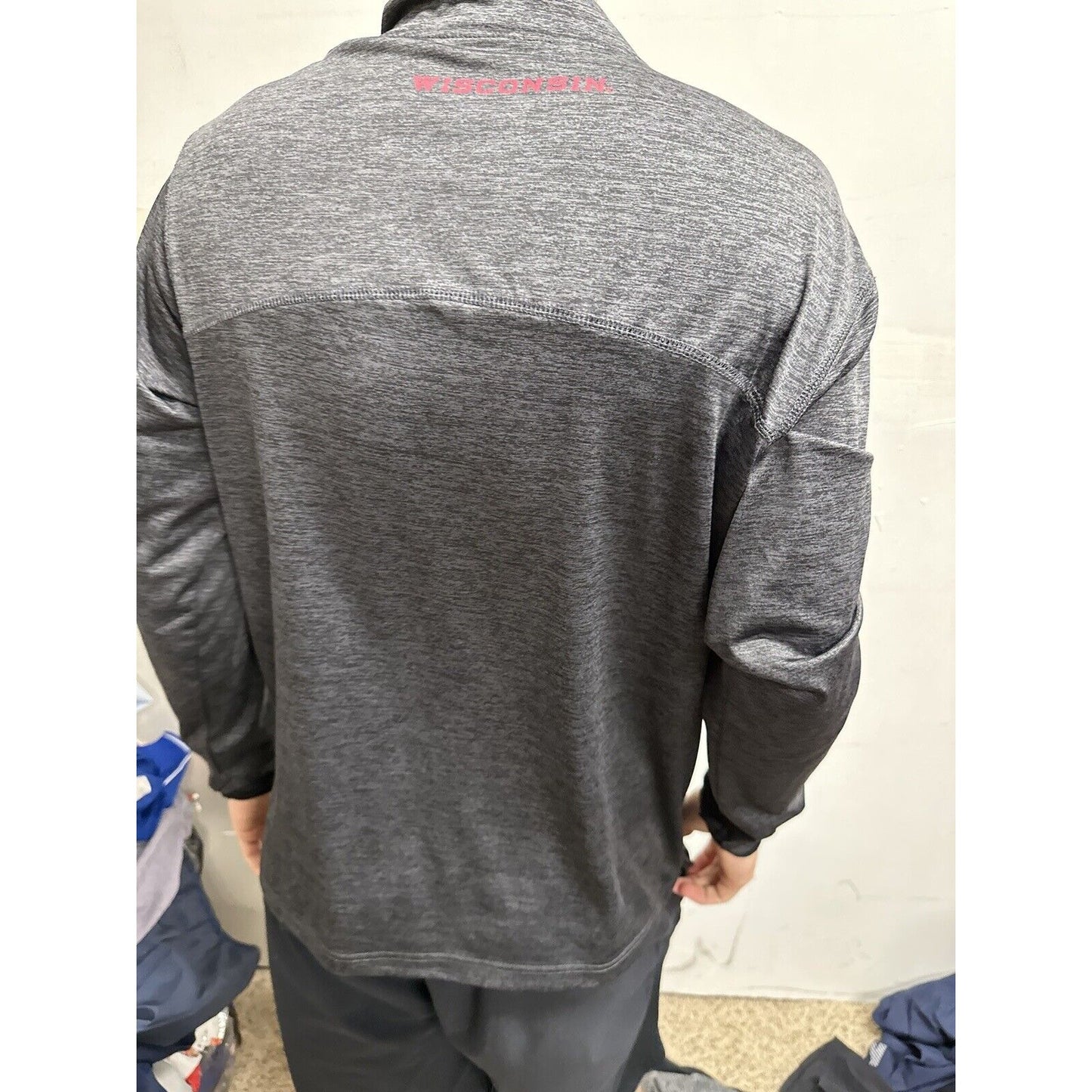 Men’s Gray University Of Wisconsin Colosseum Small 1/4 Zip Pullover Jacket