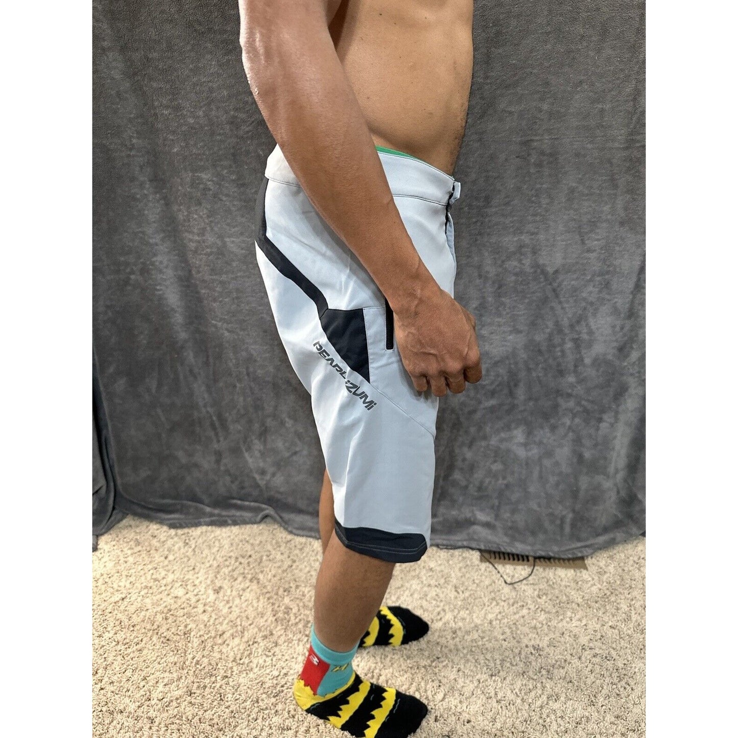 Men’s Gray Pearl Izumi Medium Shorts