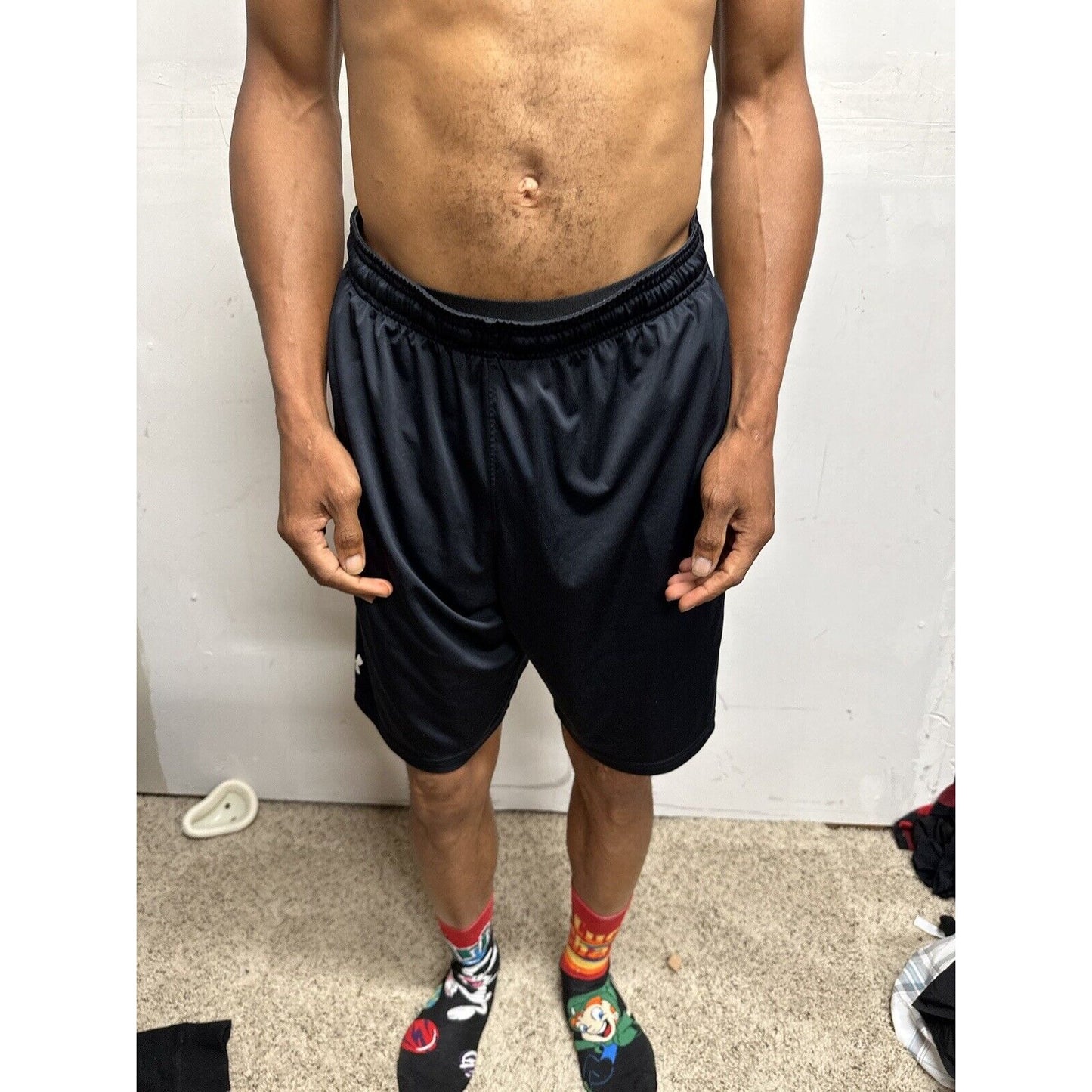 Men’s Under Armour Large Black Loose Athletic Shorts With Pockets