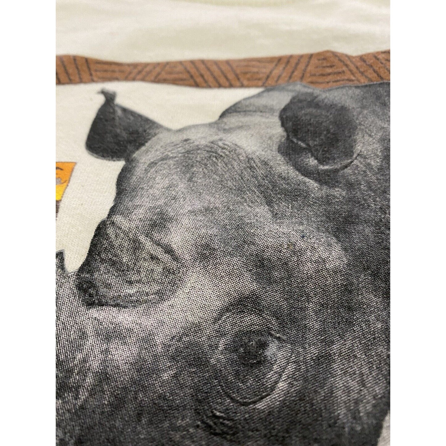 CHEYENNE MOUNTAIN ZOO Rhino Gildan Yellow Men’s Large Cotton Souvenir T-shirt
