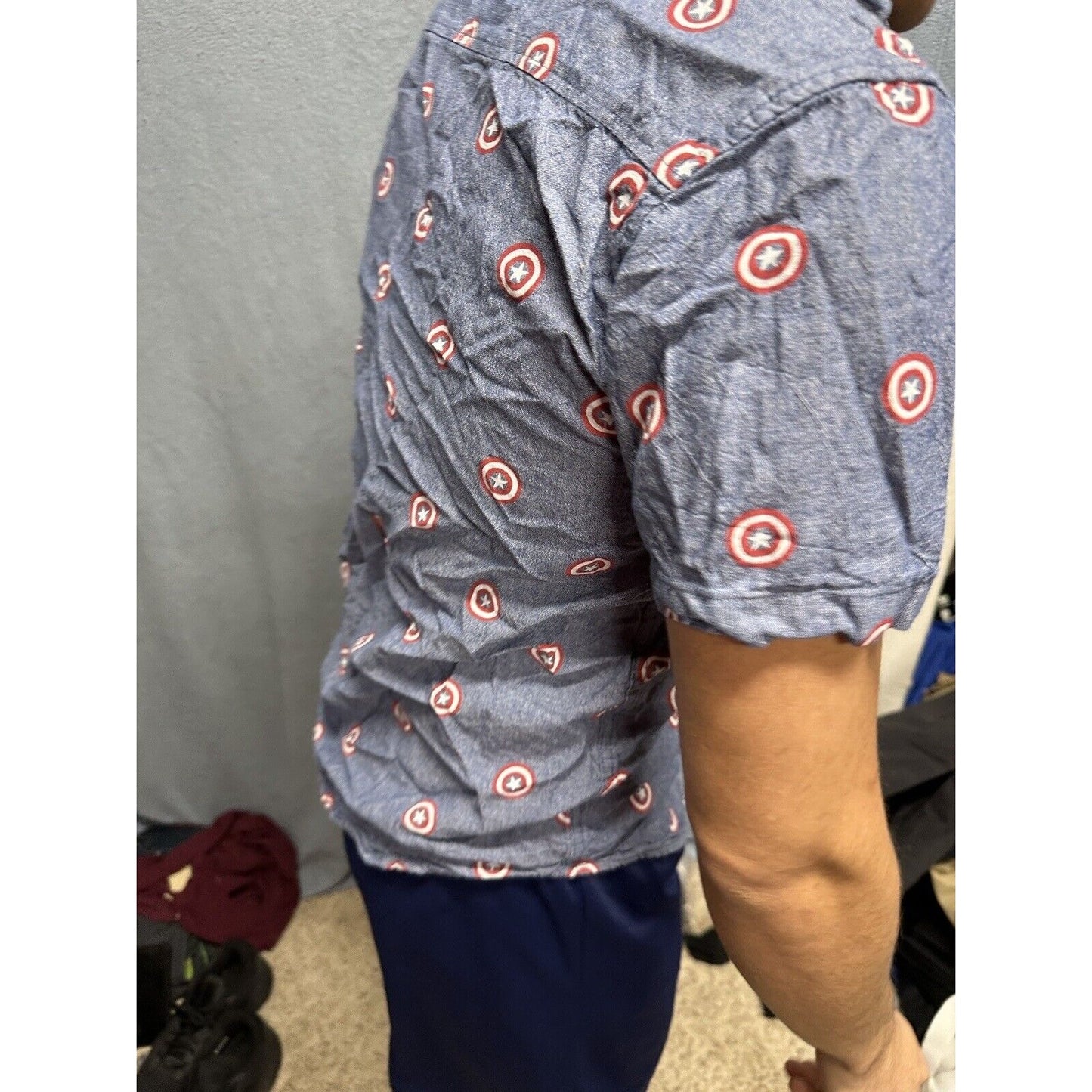 Men’s Button Up Short Sleeve Blue Marvel Small Captain America Shirt