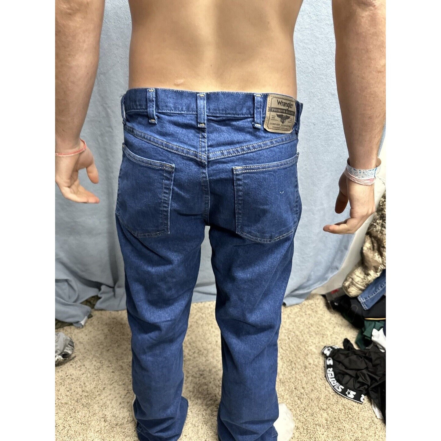 Men’s Wrangler Regular Fit 34 X 32 Blue Jeans