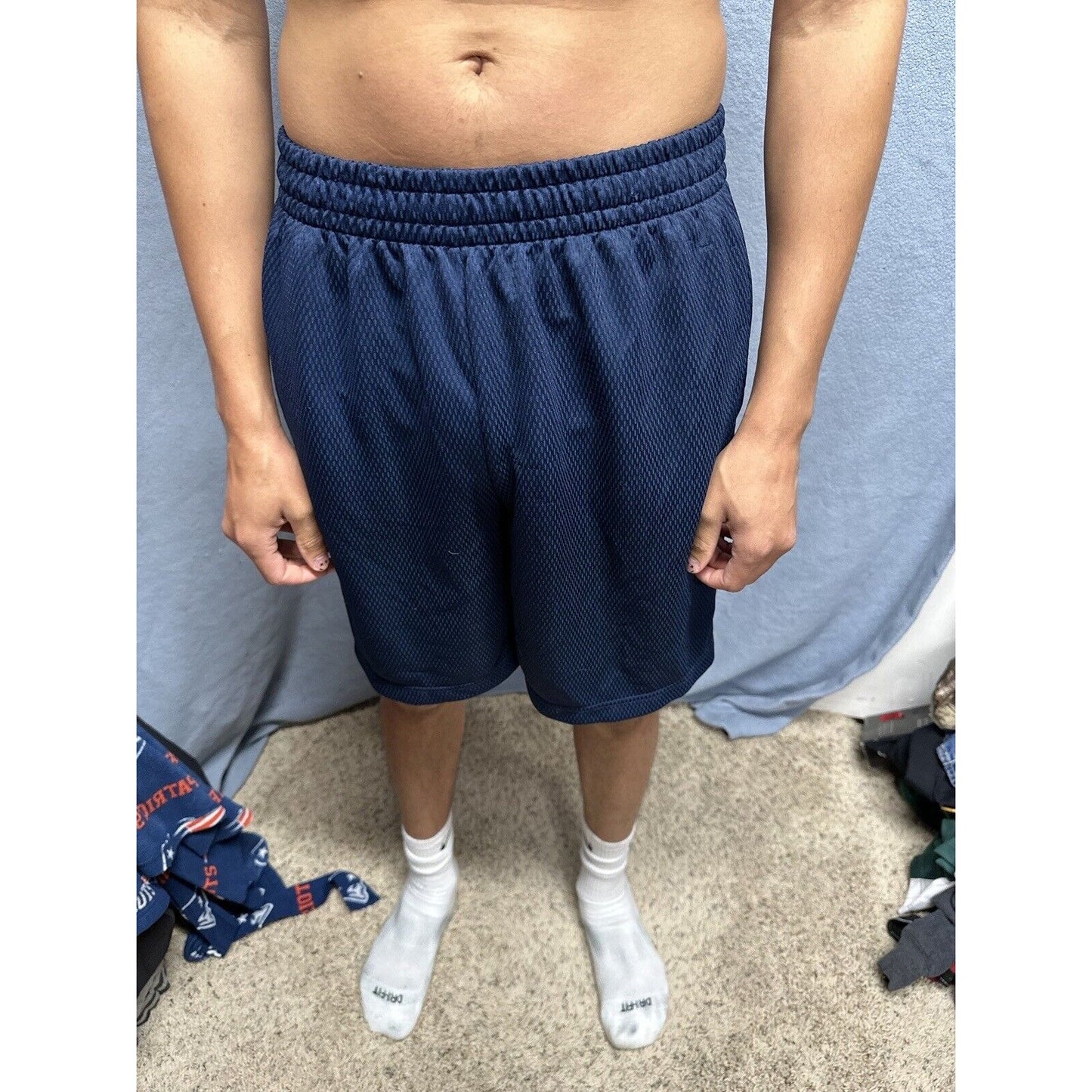 Men’s Dark Blue Athletic Works Medium Shorts 32-34 With Pockets