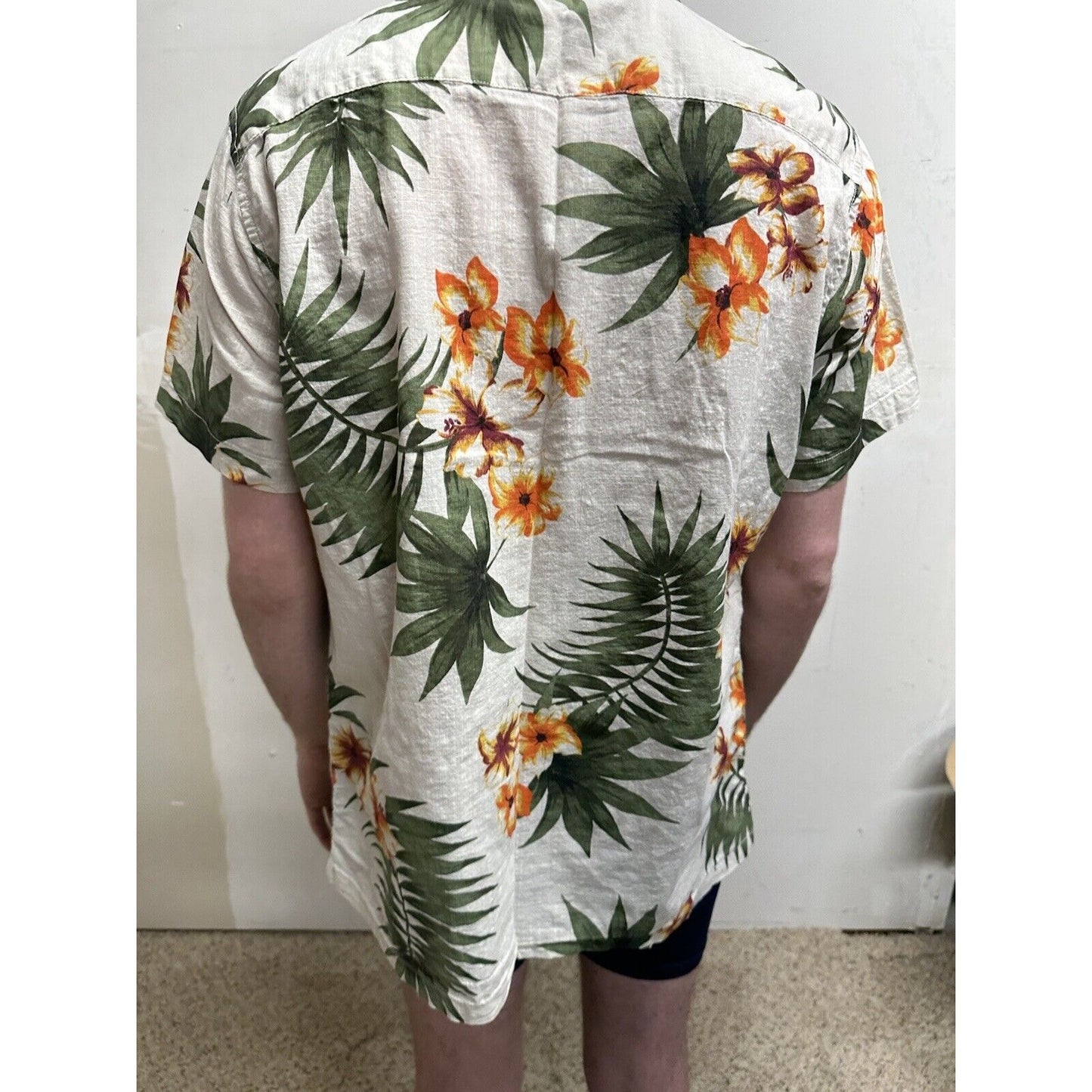 men’s button up aeropostale hawaiian short sleeve shirt medium