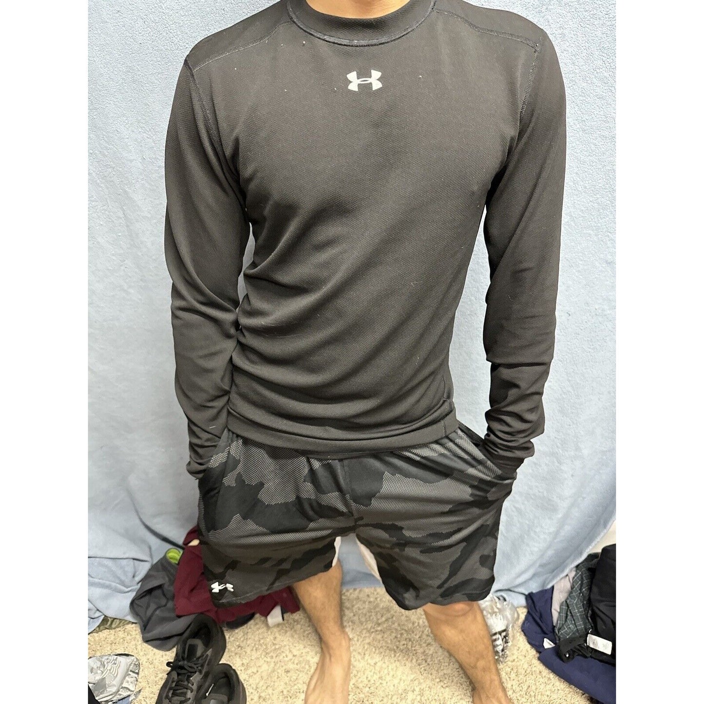 Men’s Medium Black Long Sleeve Under Armour Pullover Shirt