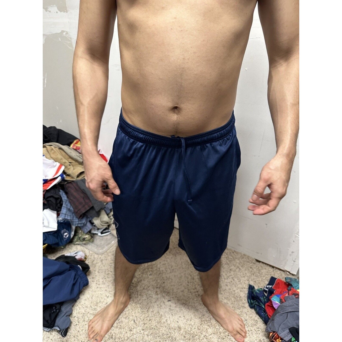Men’s Large Heatgear Under Armour Athletic Shorts Dark Blue With Pockets