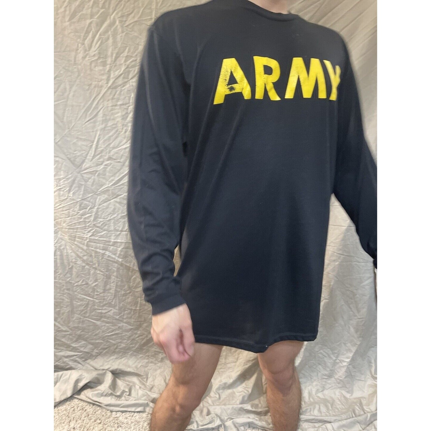 men’s black army large long sleeve pt shirt