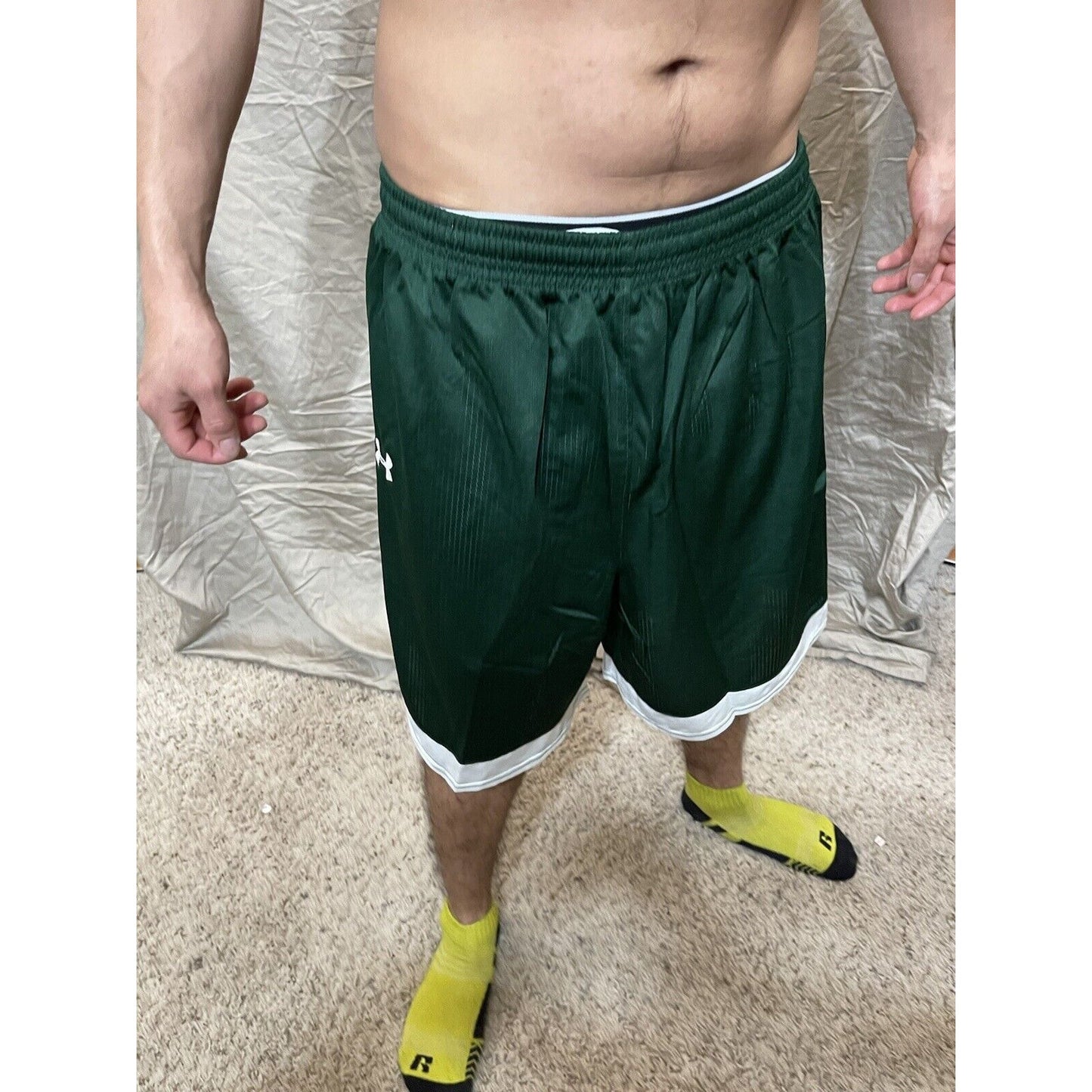 Boy's under armour Youth XL Deep Green Lacrosse style shorts no pockets
