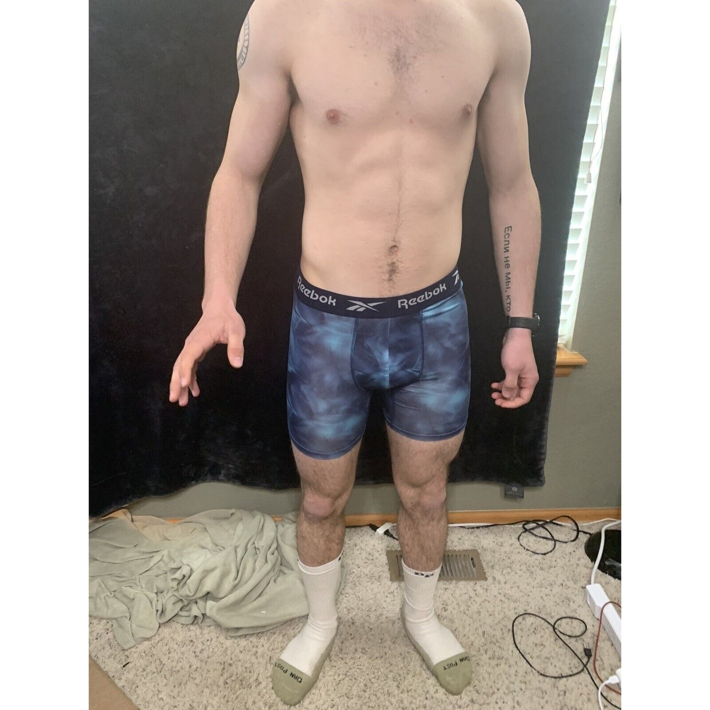 Men’s Reebox Camo Compression Shorts Medium 10% Spandex With Teal Band