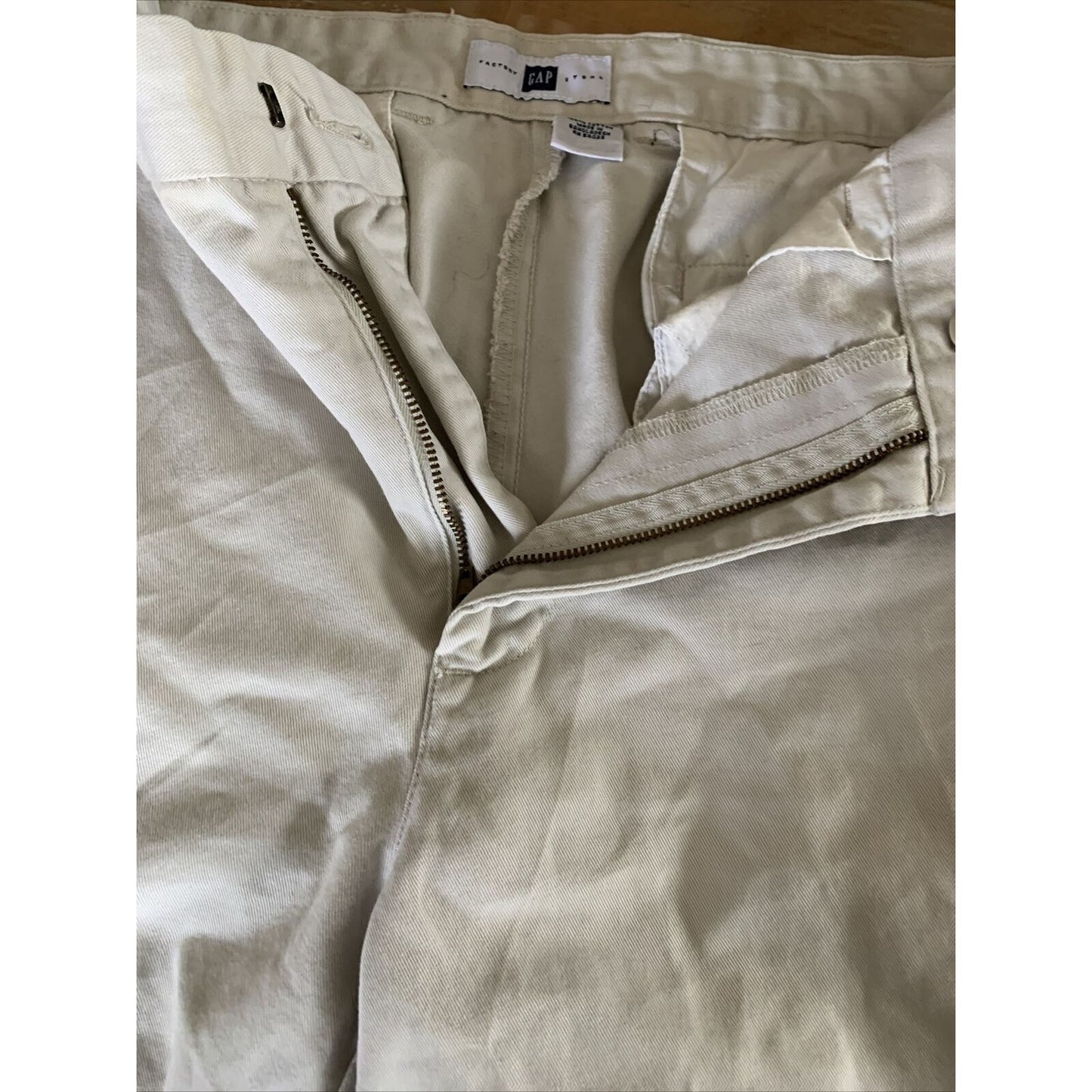 GAP Khaki Pants For Men 33x32 100% Cotton