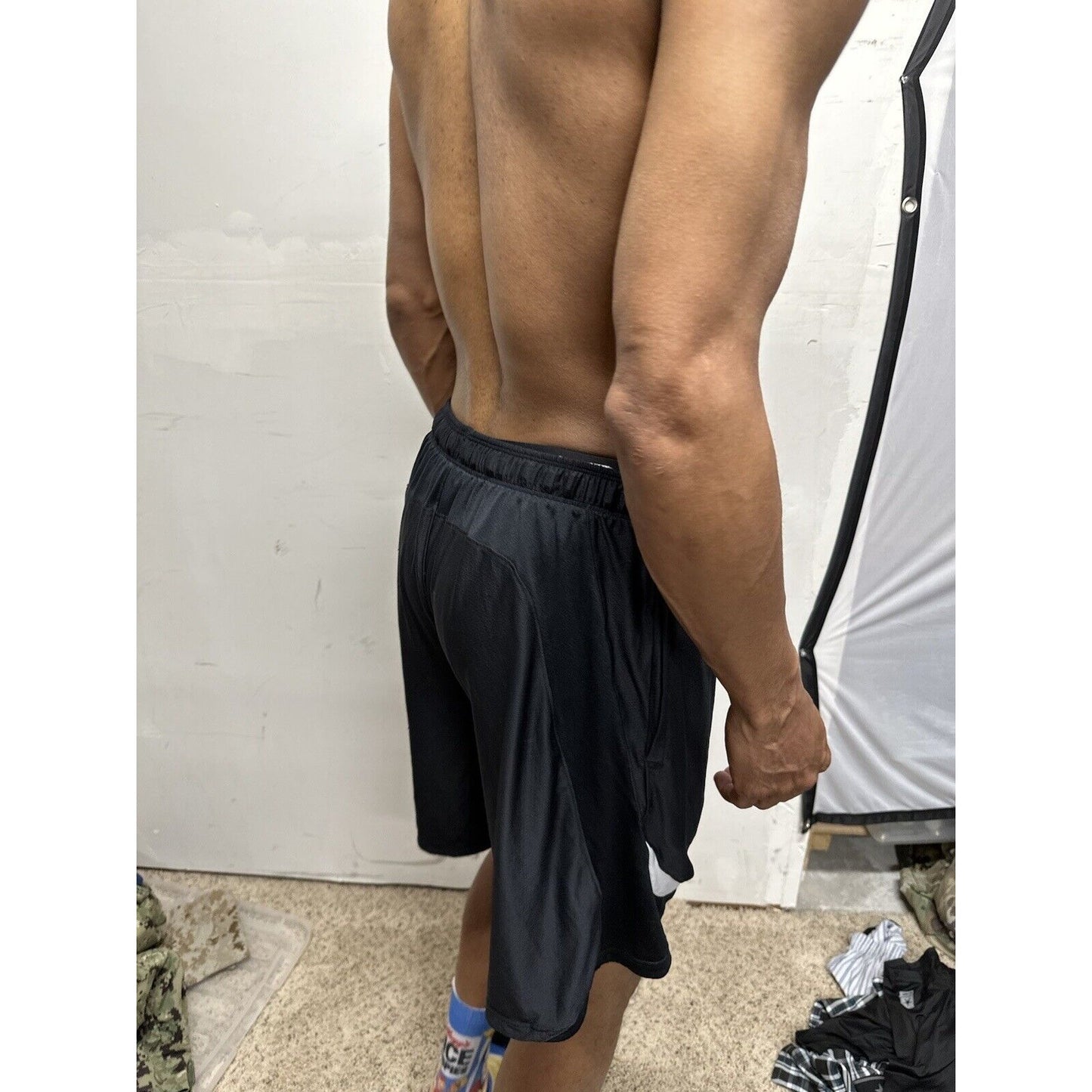Men’s Under Armour Black Large Shorts Athletic With Pockets