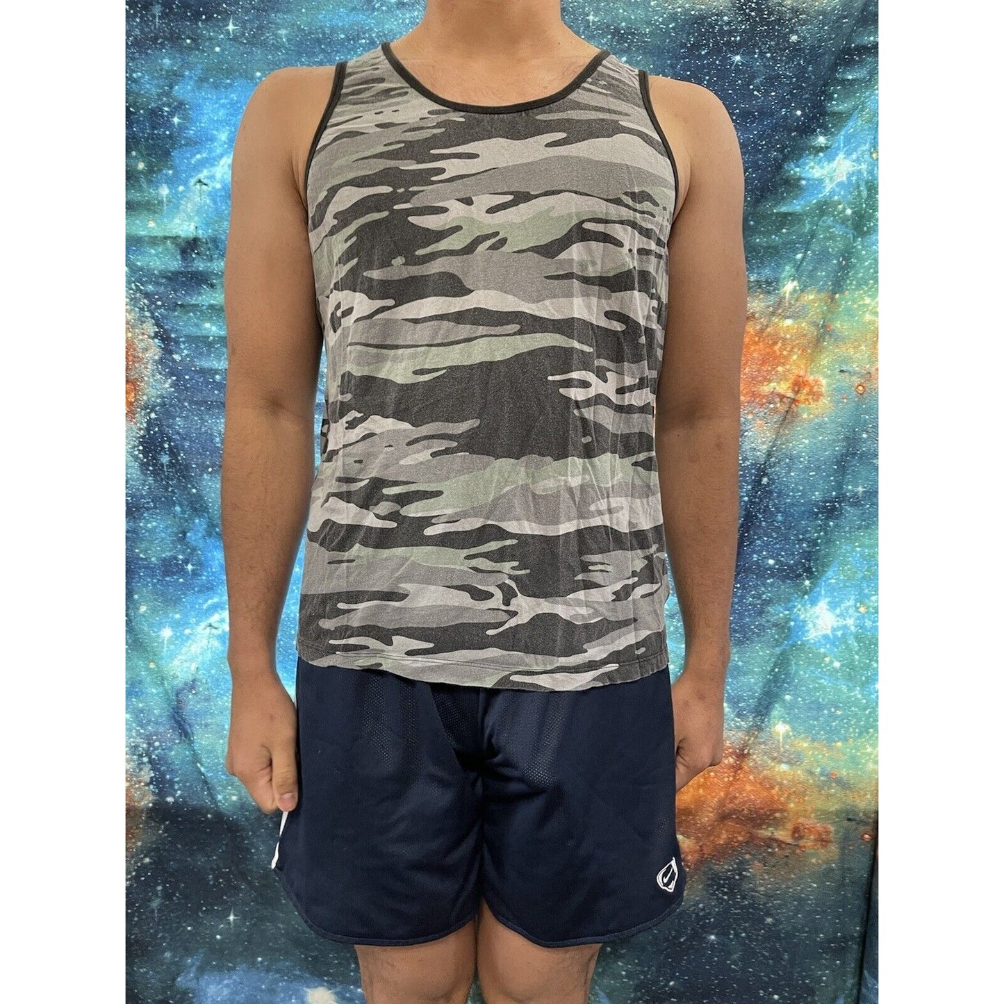 Men’s 21 Men medium camo muscle shirt