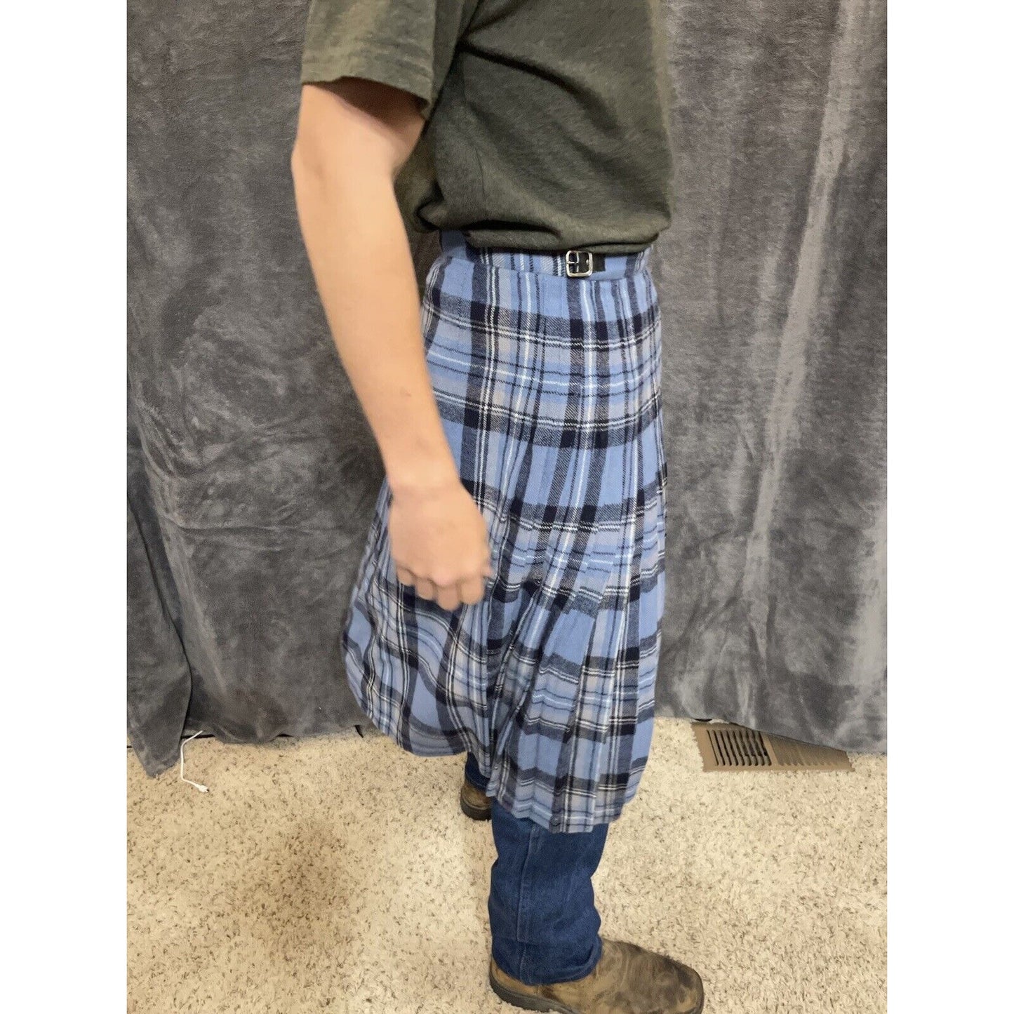 women's pure new wool size 14 skirt/kilt Tartan blue plaid