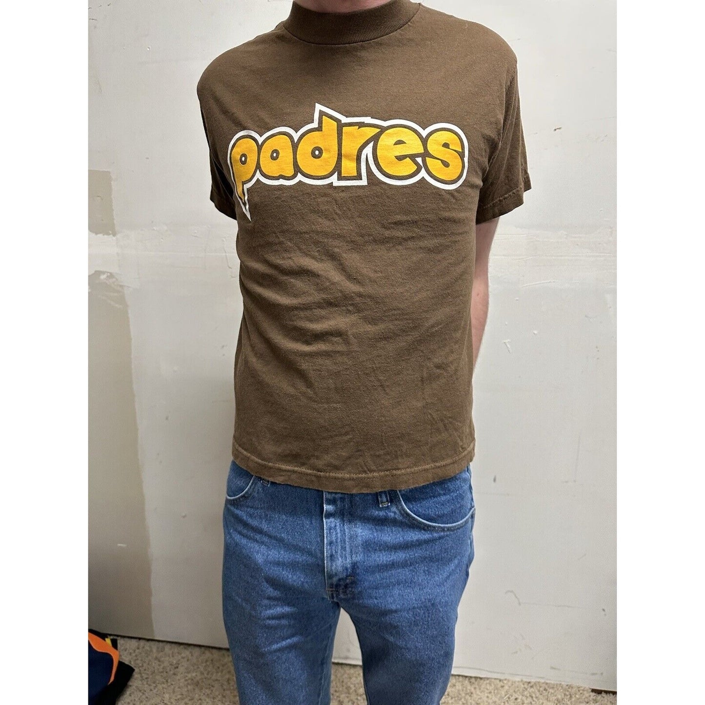 men’s san diego padres old logo style brown short sleeve youth large shirt