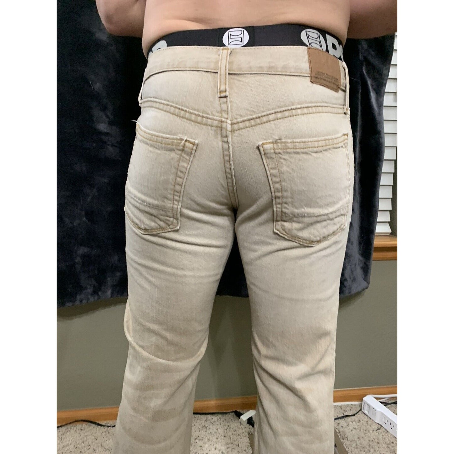 Old Navy Famous Jeans Tan 31 X 30 Men’s Pants