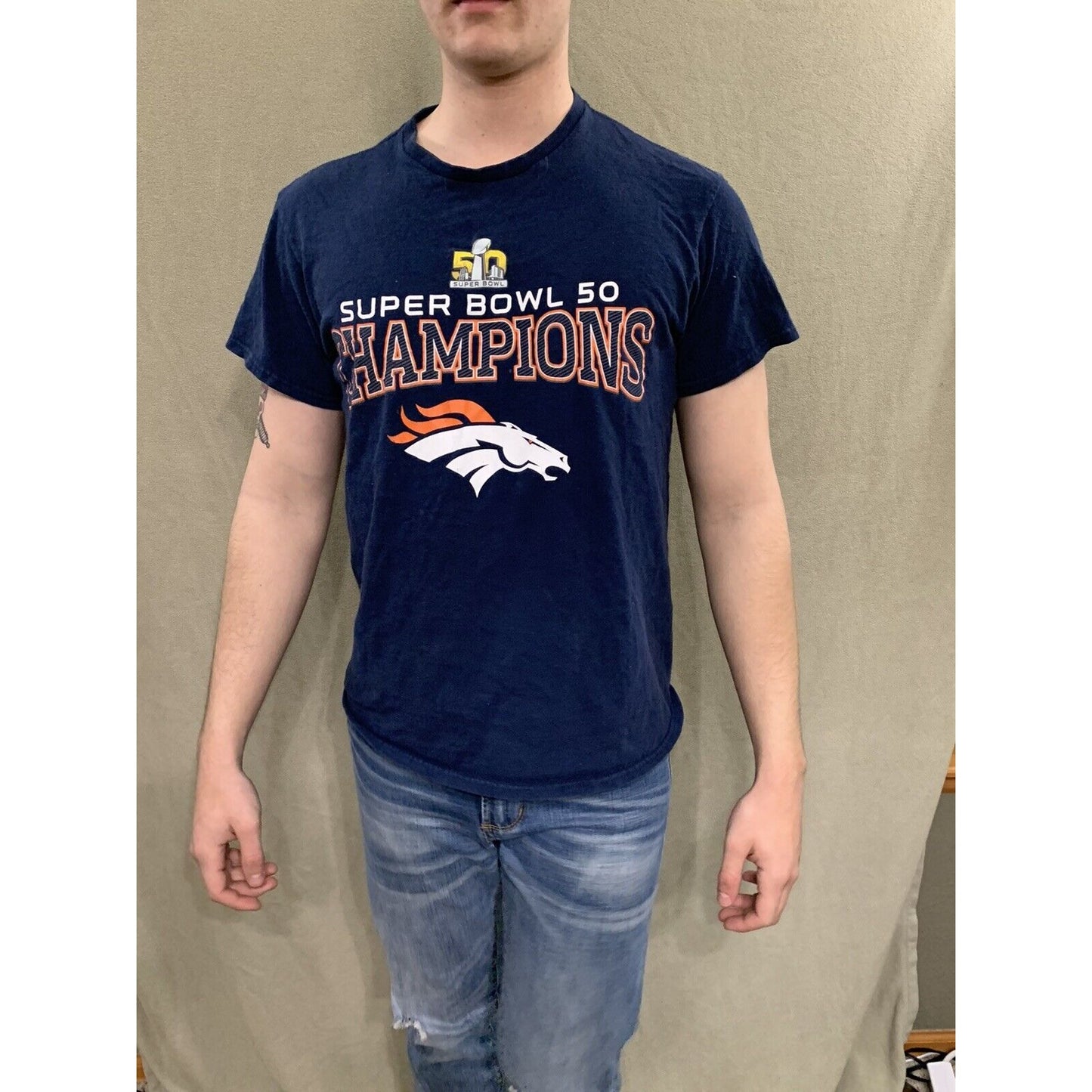 Delta NFL Denver Broncos Super Bowl 50 Champions Blue Orange T-Shirt Size Medium