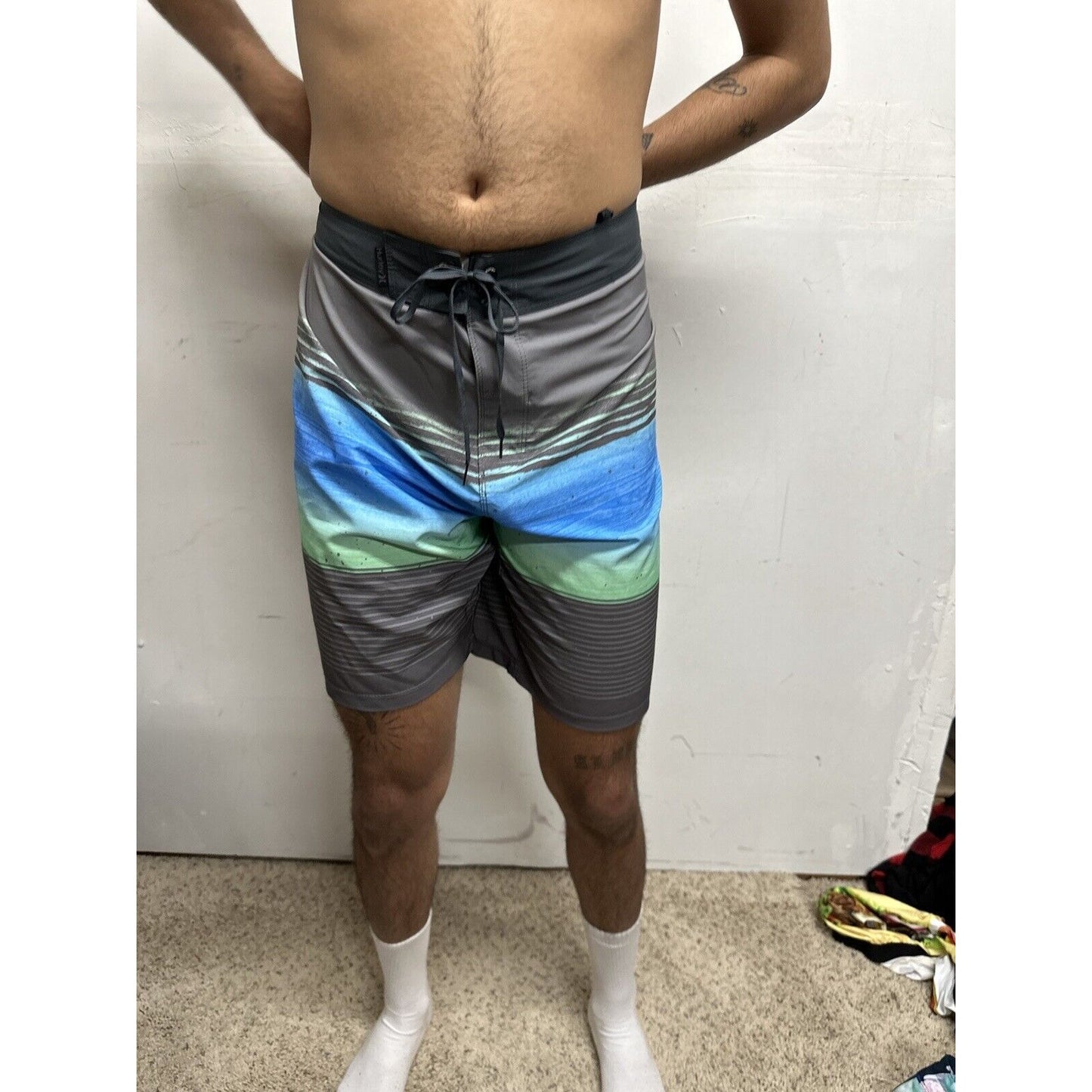 Men’s Hurley Size 34 Board Shorts Swim Trunks Gray Blue Striped