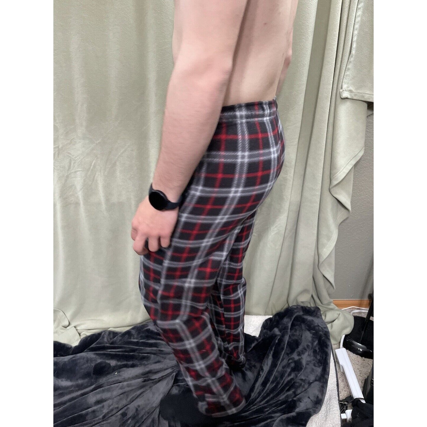 Men’s Sleepware Fruit Of The Loom Small Red Black Plaid Flannel