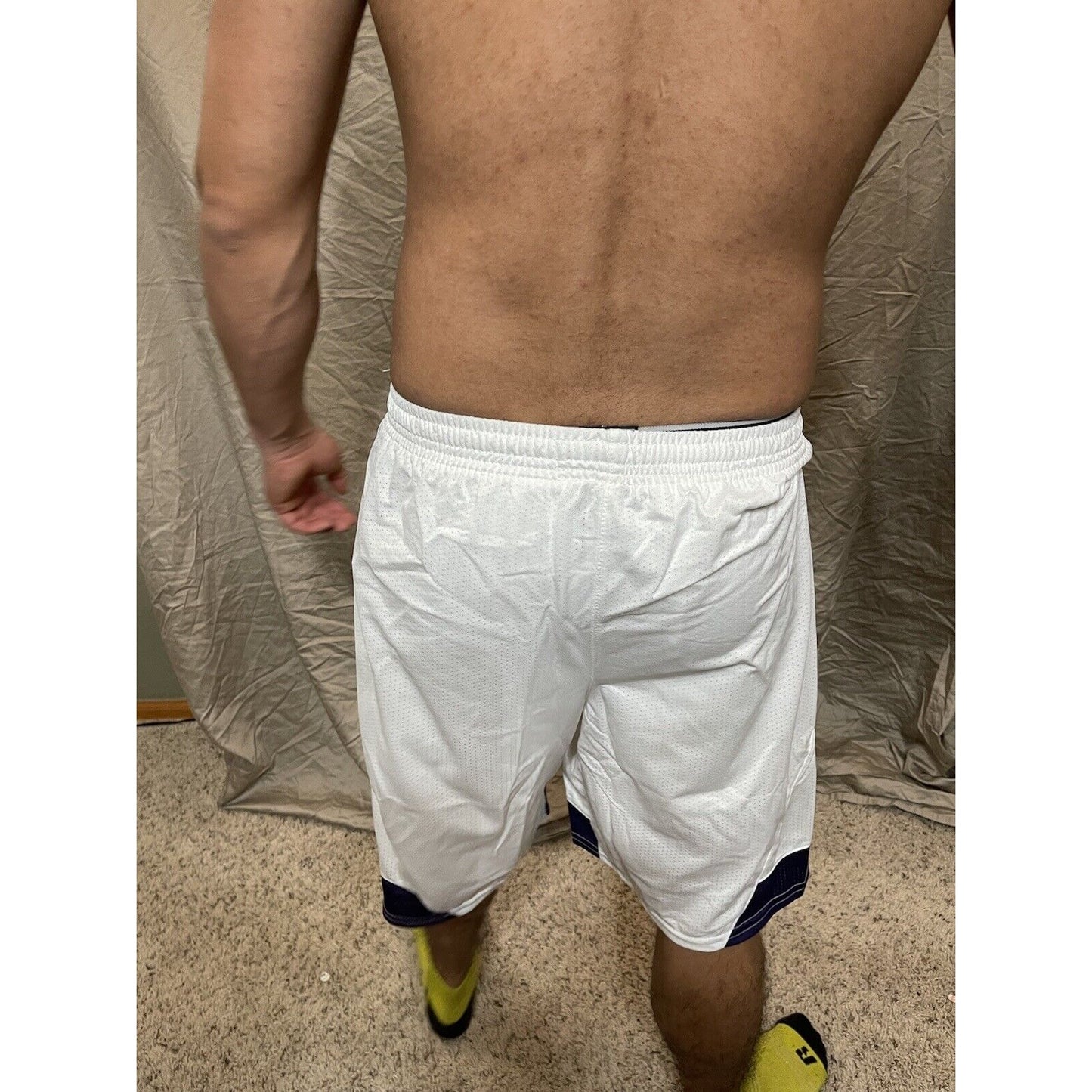 Boy's under armour Youth XL white and purple basketball style shorts no pockets