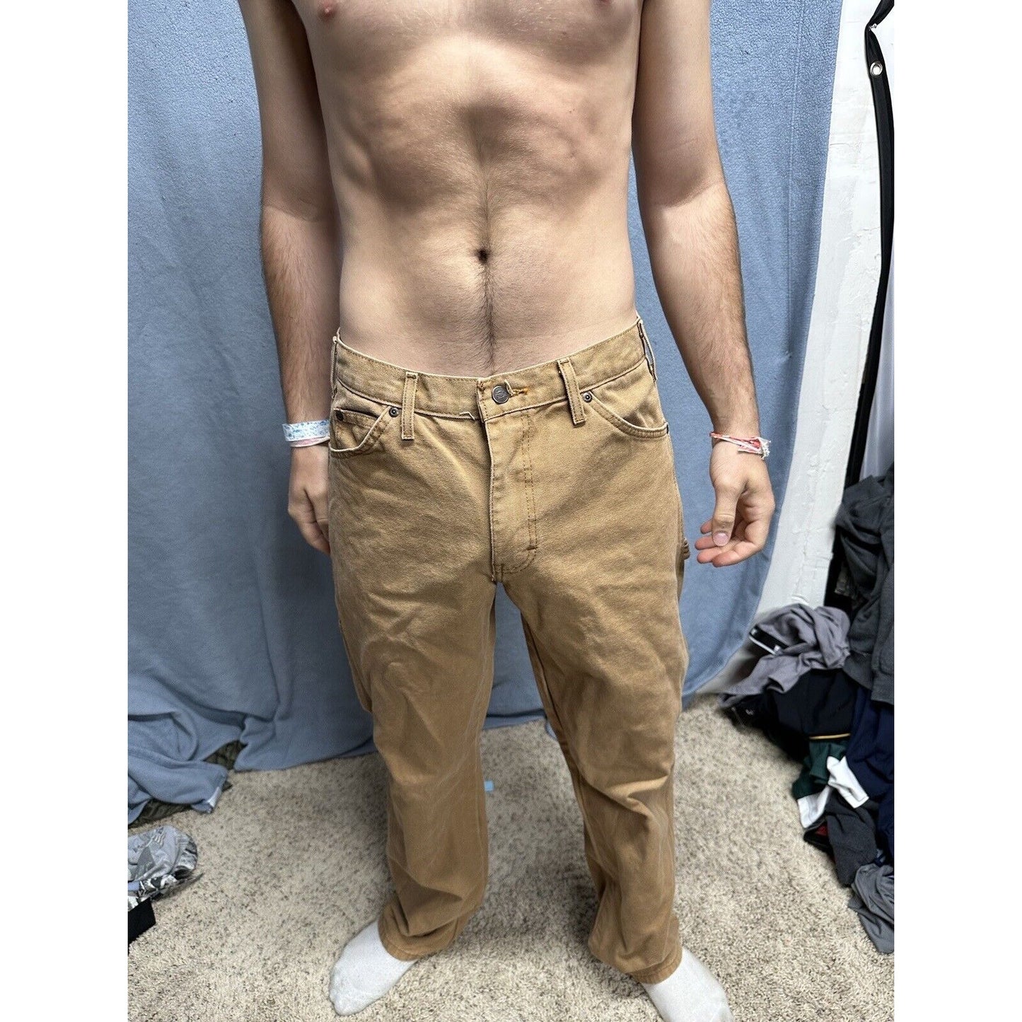 Men’s Khaki Dickies Relaxed Fit 32 X 34 Cargo Pants