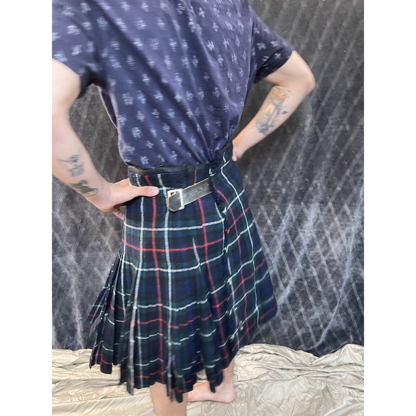 men’s kilt woman’s skirt 40” across stretched out plaid Dark green and blue
