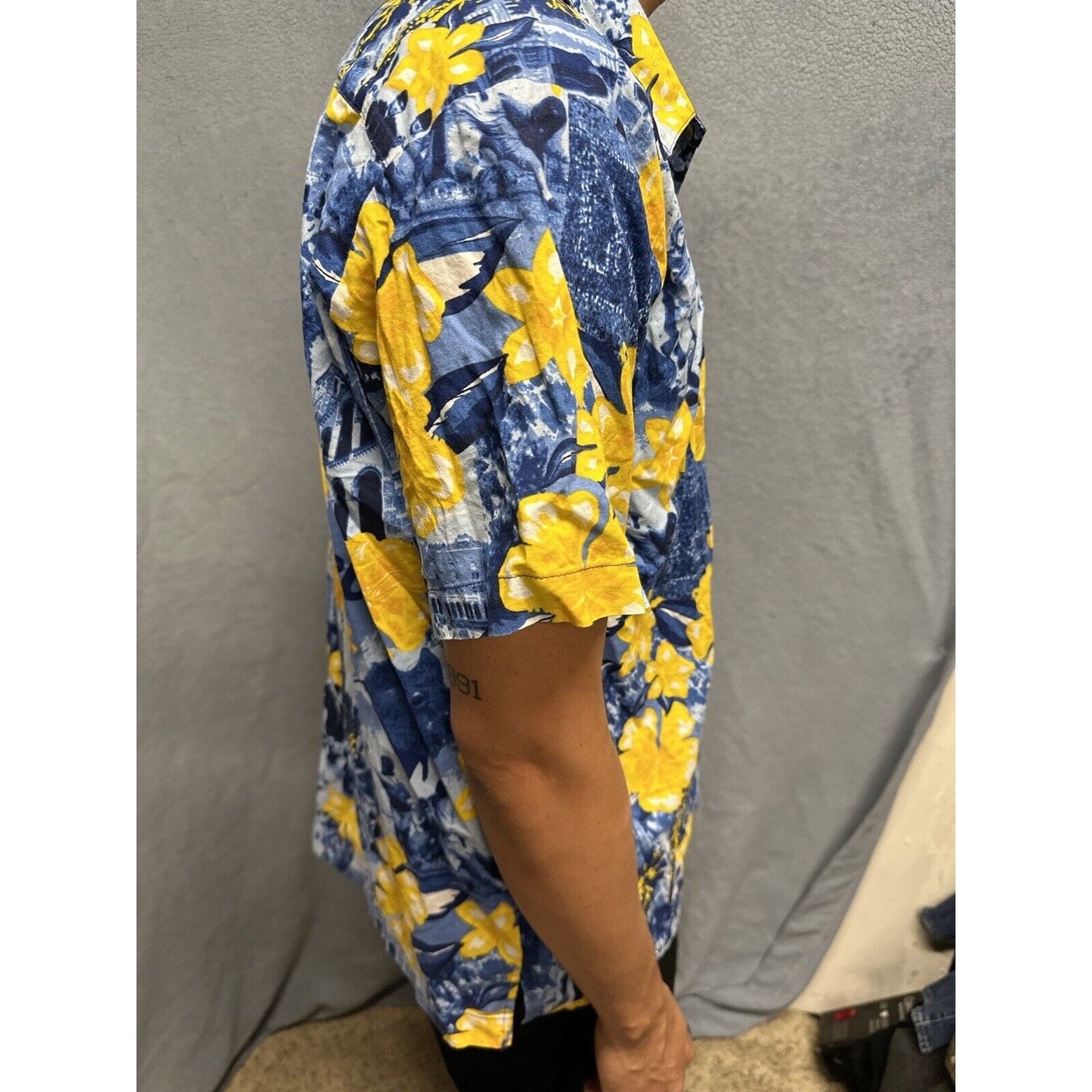 Men’s Medium Social Awearness Blue Yellow UCLA Button Up Shirt Short Sleeve