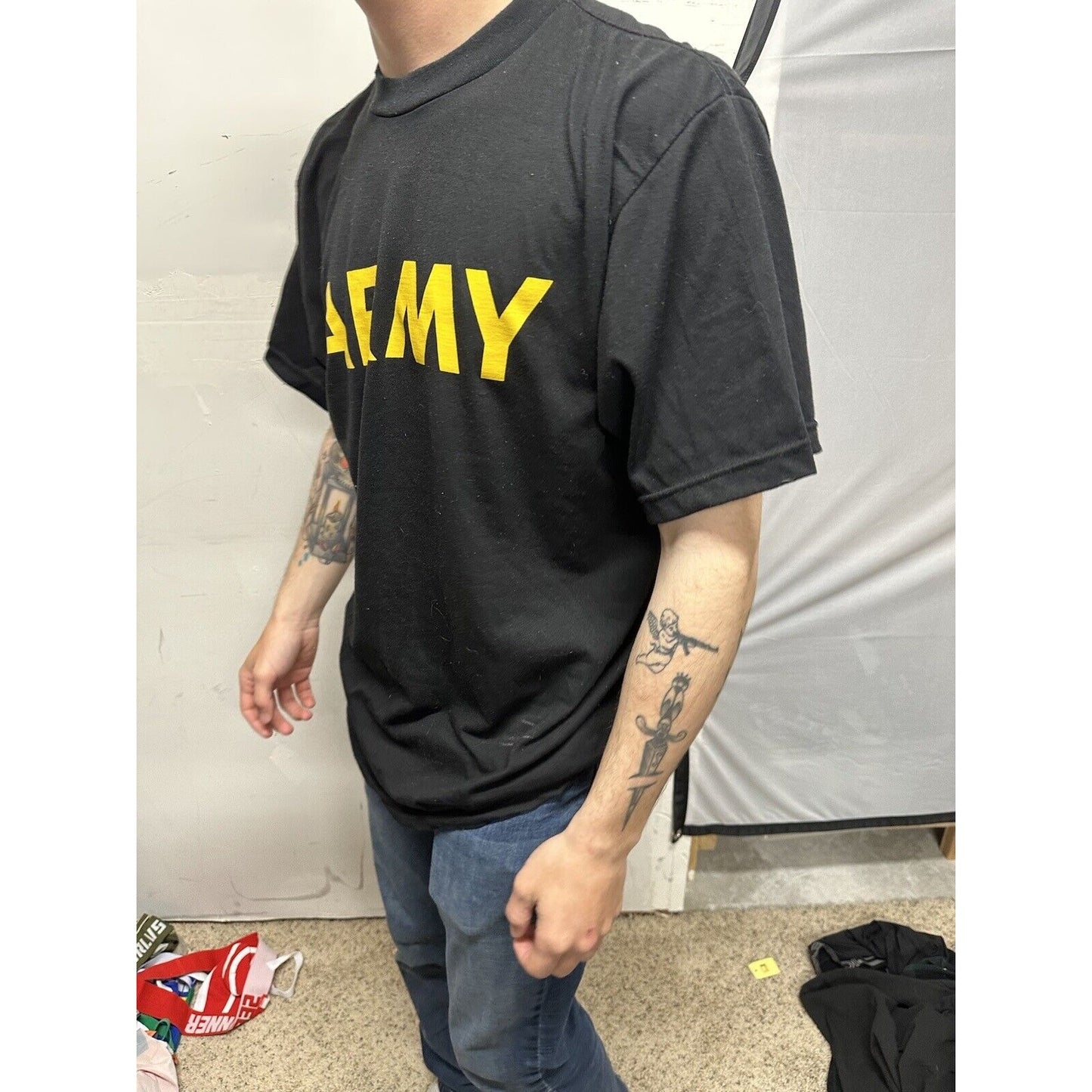 MEN'S Multiple Sizes SHIRT SHORT SLEEVE PHYSICAL T-SHIRT APFU FITNESS US ARMY BLACK/GOLD PT