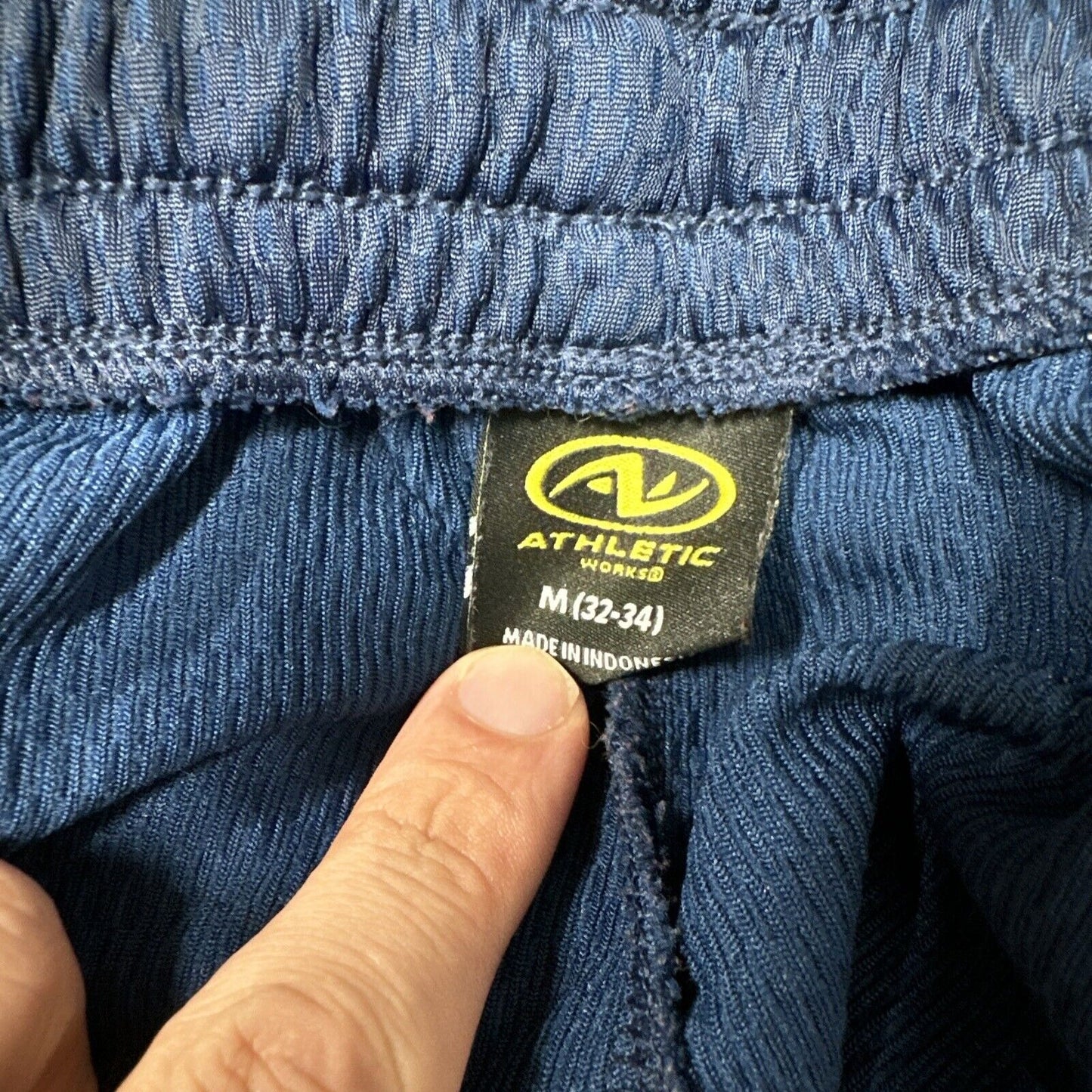 Men’s Dark Blue Athletic Works Medium Shorts 32-34 With Pockets