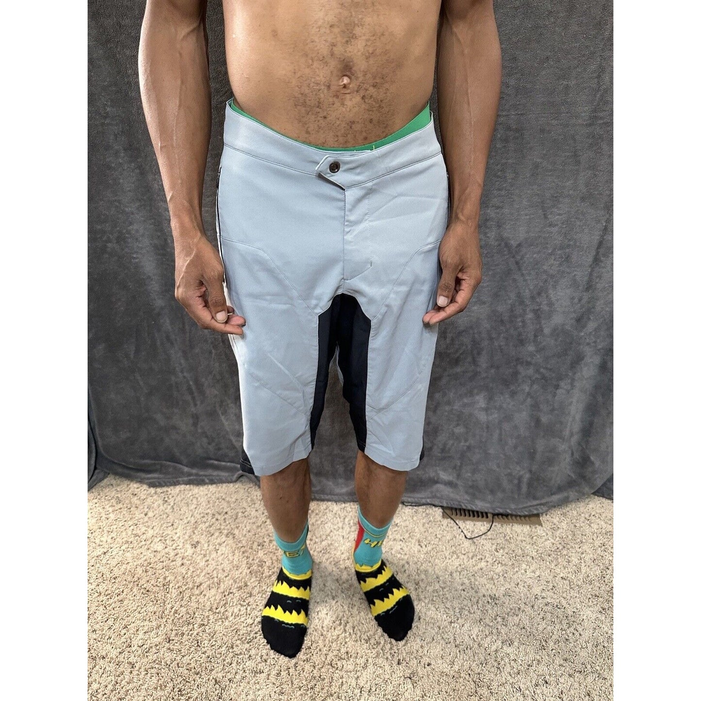 Men’s Gray Pearl Izumi Medium Shorts