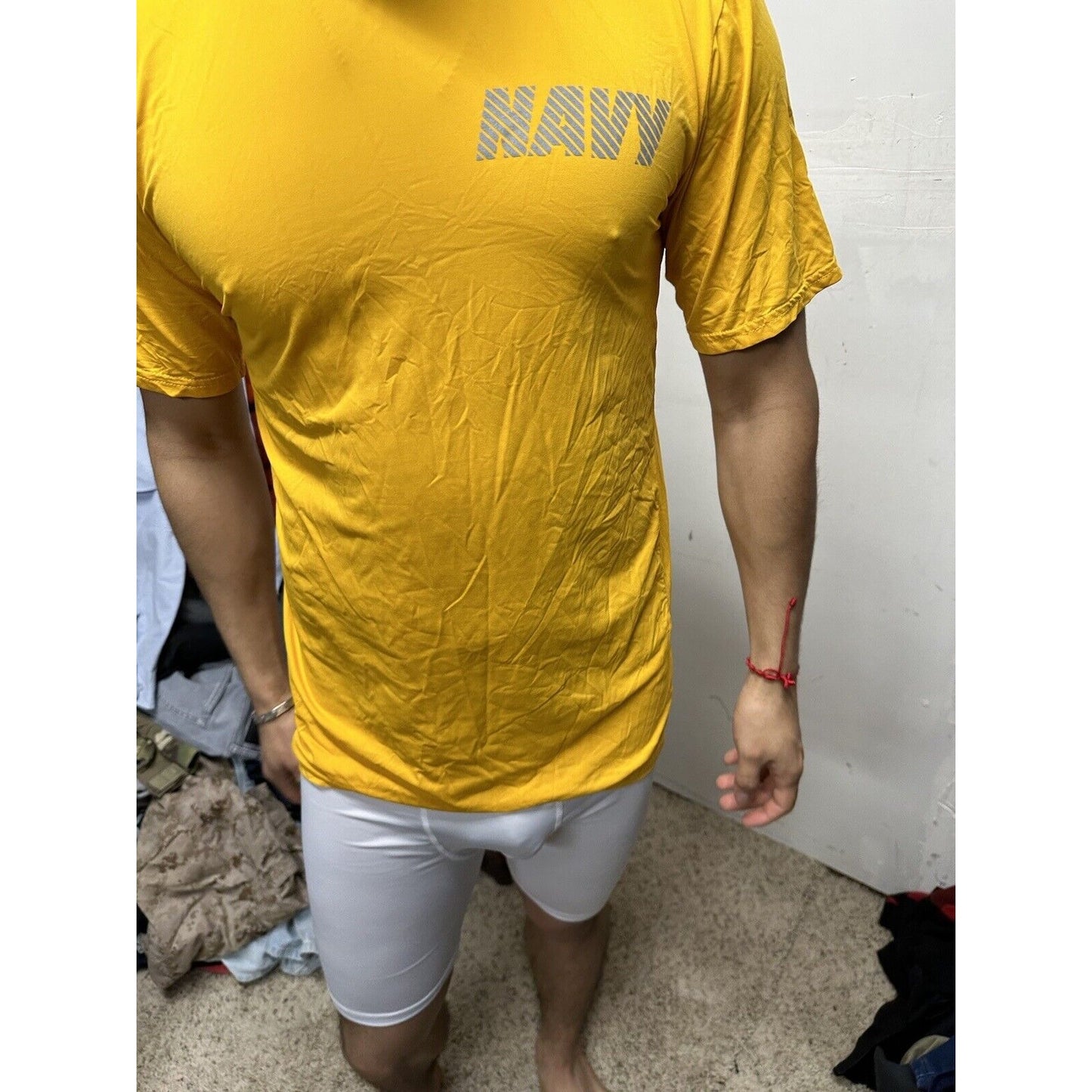 Men’s US Navy Yellow Physical Fitness pT Short sleeve Shirt Size Small Lycra