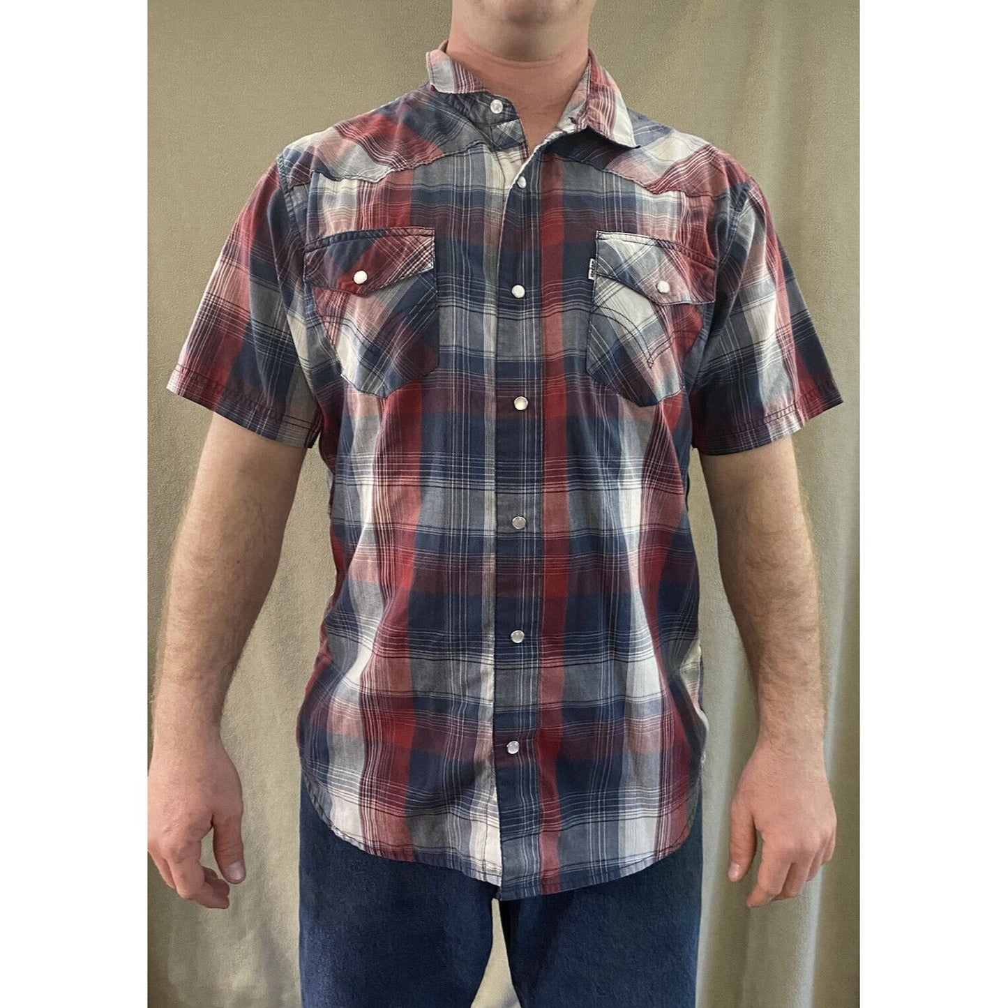 Levi’s Men’s XL Modern Fit Red Blue White Plaid Short Sleeves Button-down Shirt