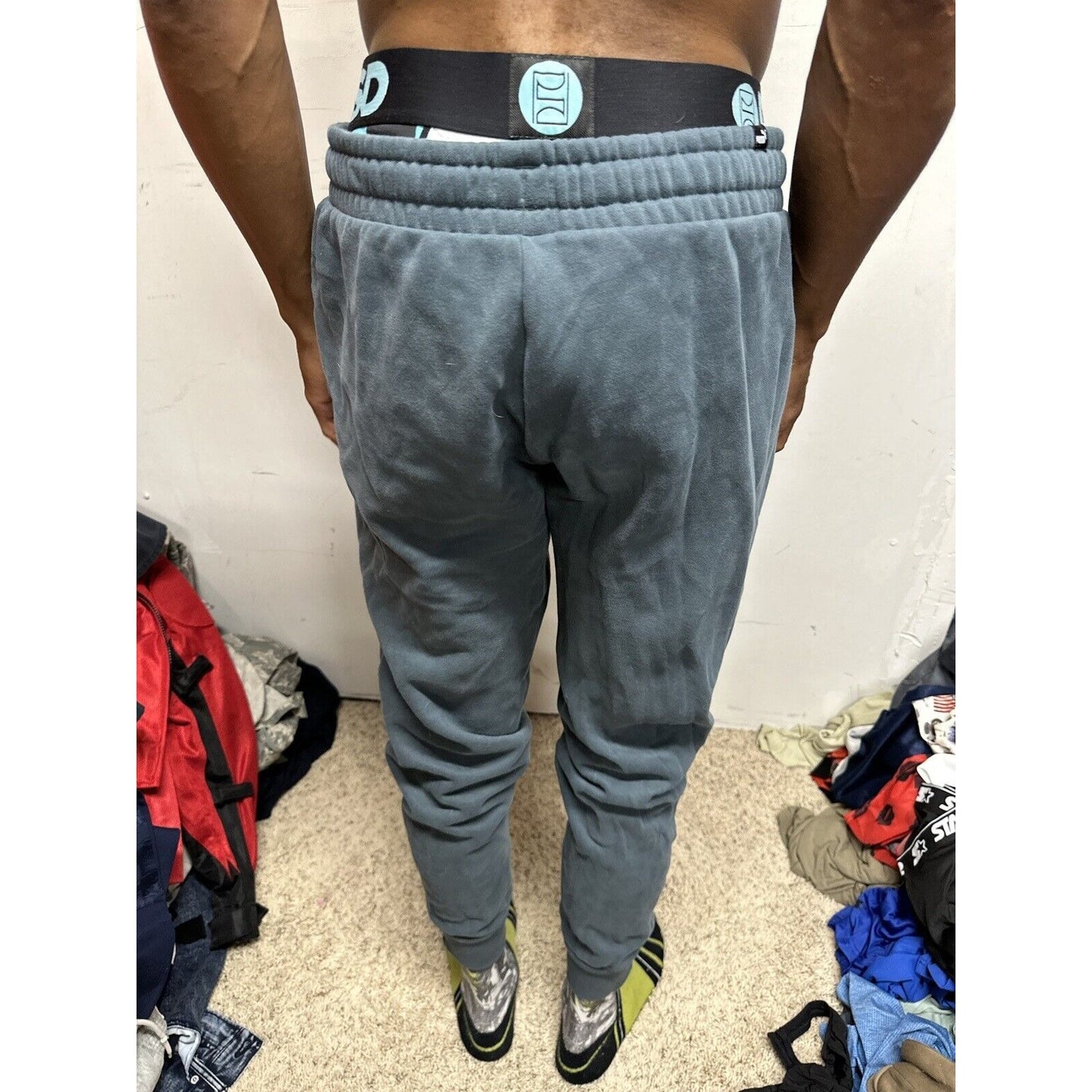 Men’s Large Gray Puma Sweatpants With Pockets
