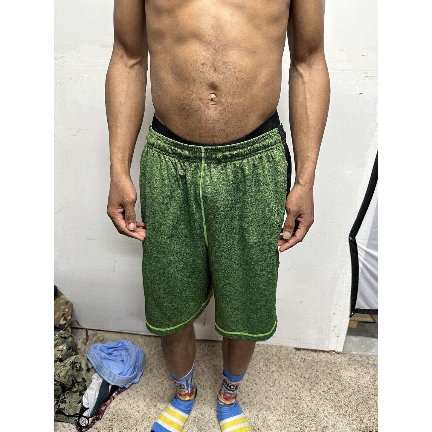 Men’s Green Large Under Armour Athletic Shorts