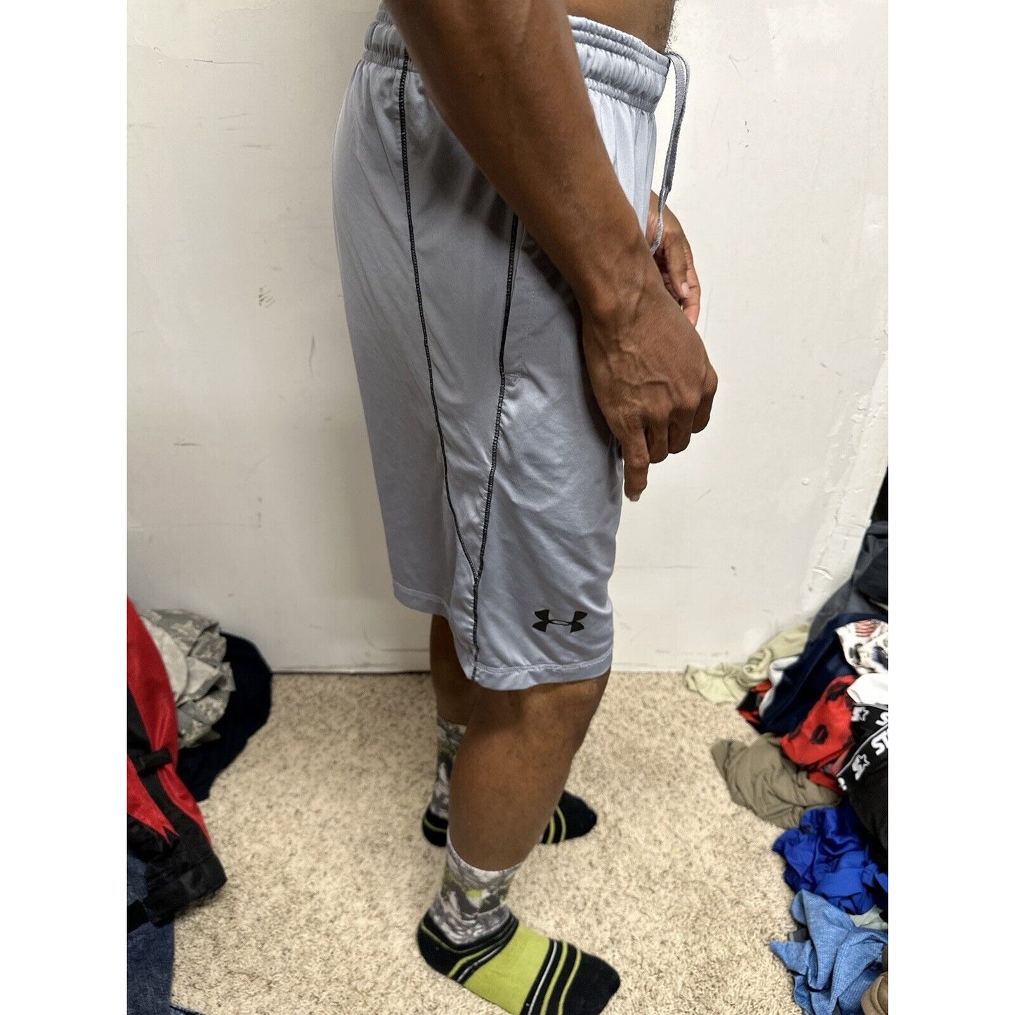 Men’s Gray Medium Under Armour Shorts Loose With Pockets