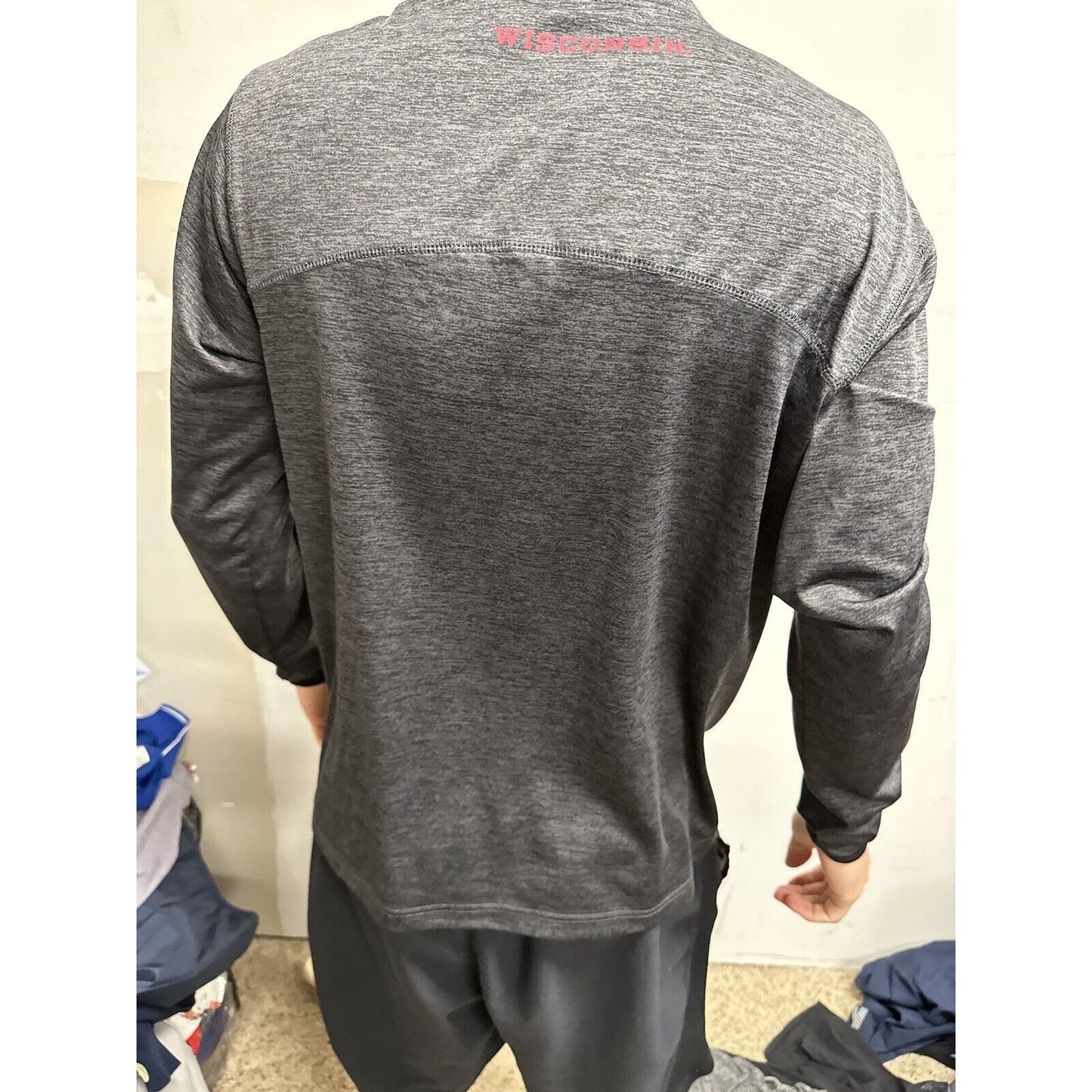 Men’s Gray University Of Wisconsin Colosseum Small 1/4 Zip Pullover Jacket