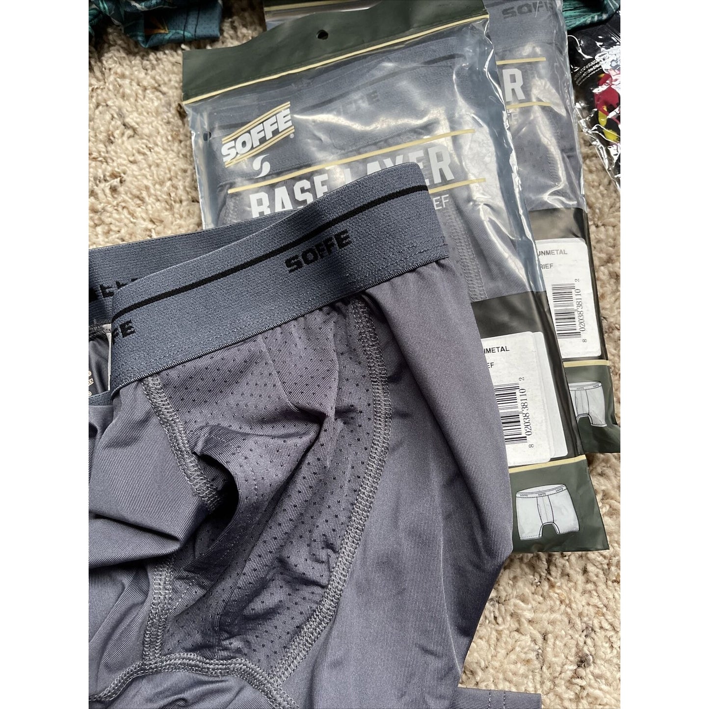 Men's Soffe base layer gunmetal compression shorts XL New And Never Worn
