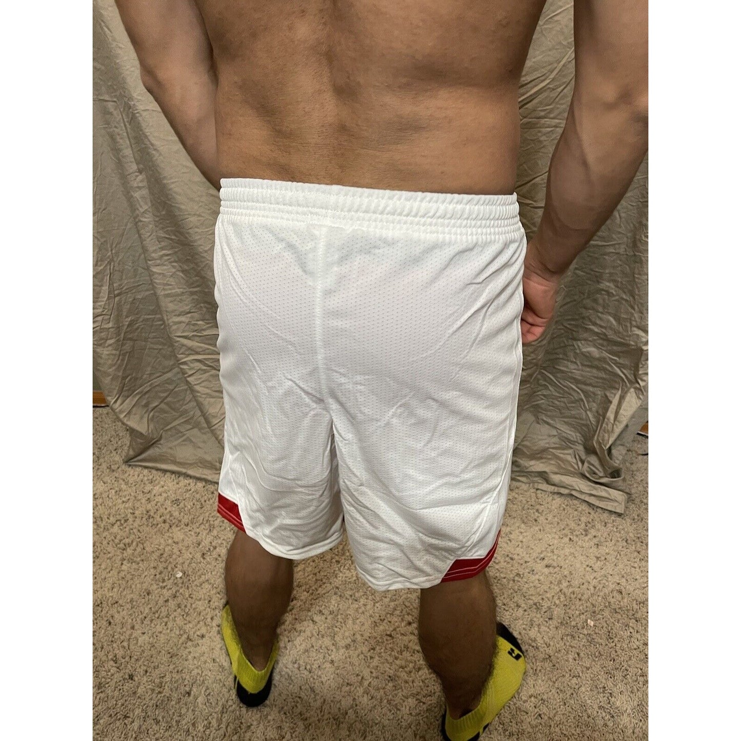 Boy's under armour Youth Large white and Red Lacrosse style shorts no pockets