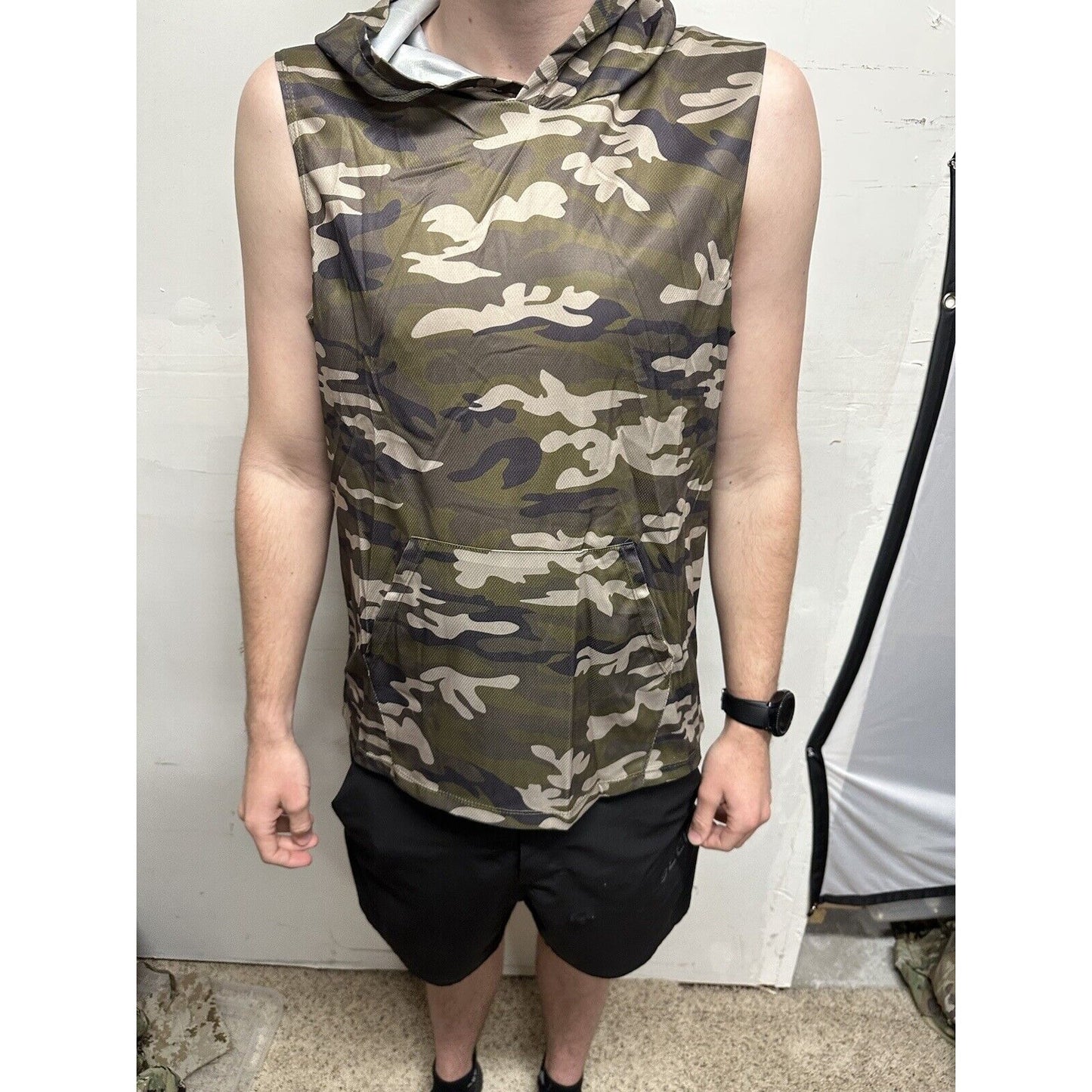 Men’s Green Camo Hoodie Polyester Sleeveless Pullover