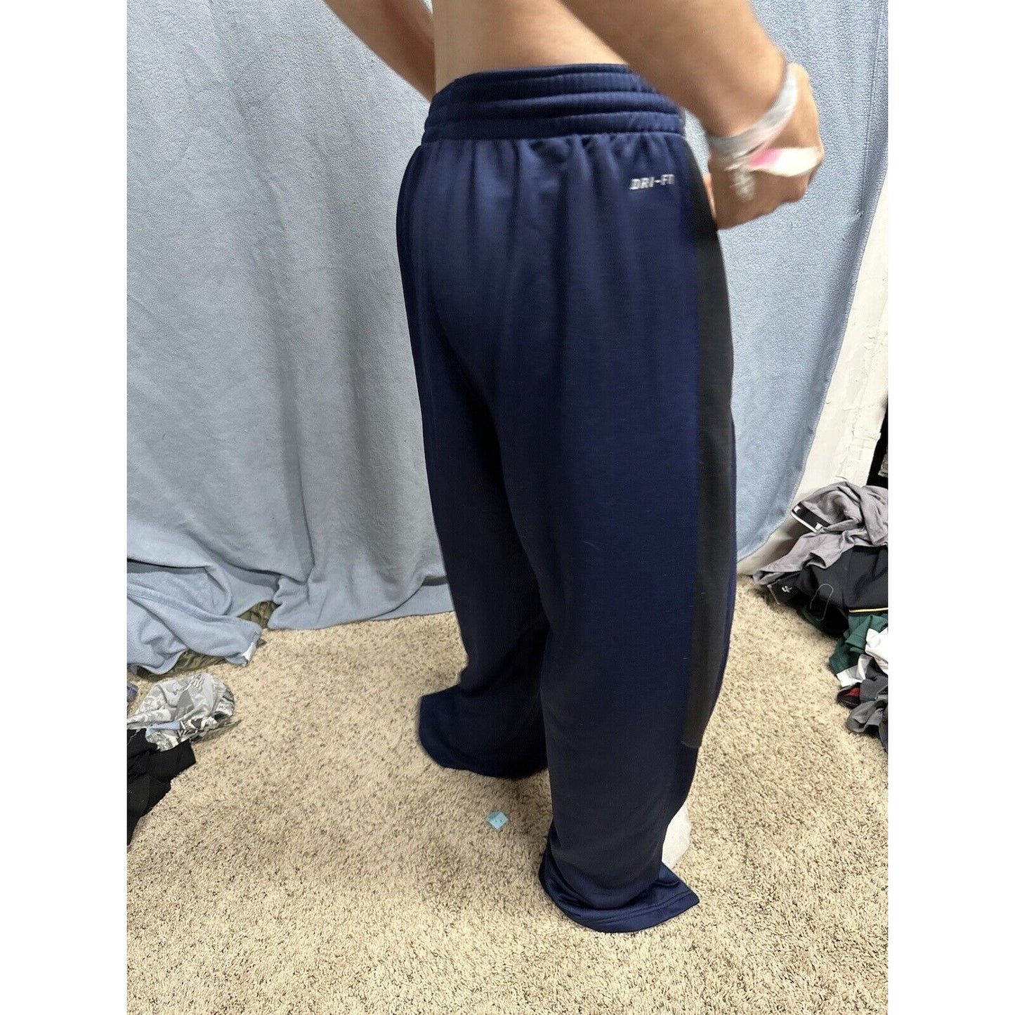 Men’s XL Nike Dri Fit Dark Blue Sweat Pants With Pockets