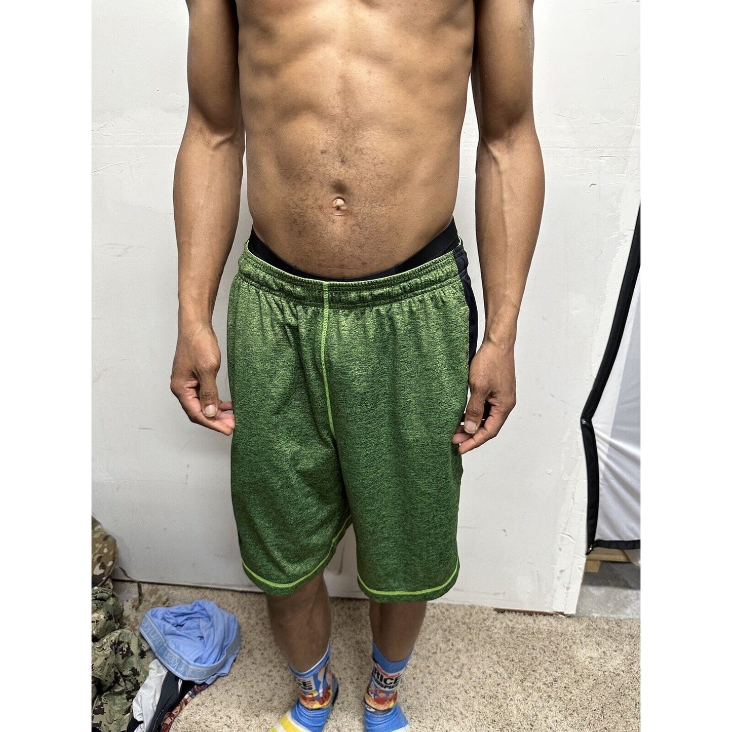 Men’s Green Large Under Armour Athletic Shorts