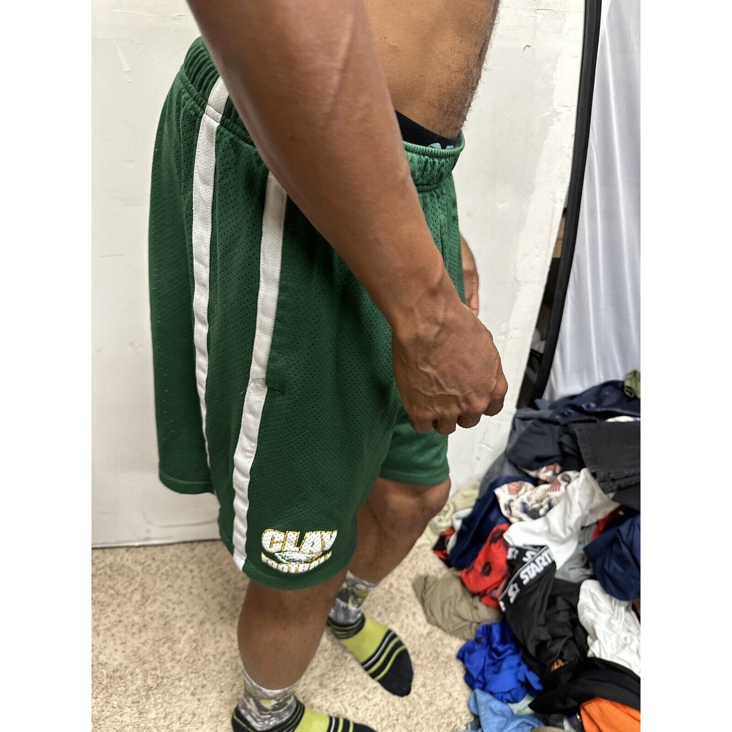 Men’s Large Nike Clay Football Green Athletic Shorts With Pockets