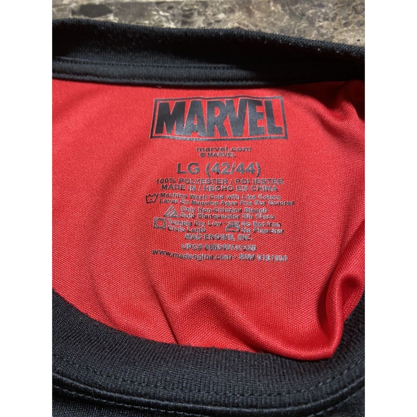 MARVEL Deadpool on Fire Black and Red Men’s Large Polyester T-Shirt
