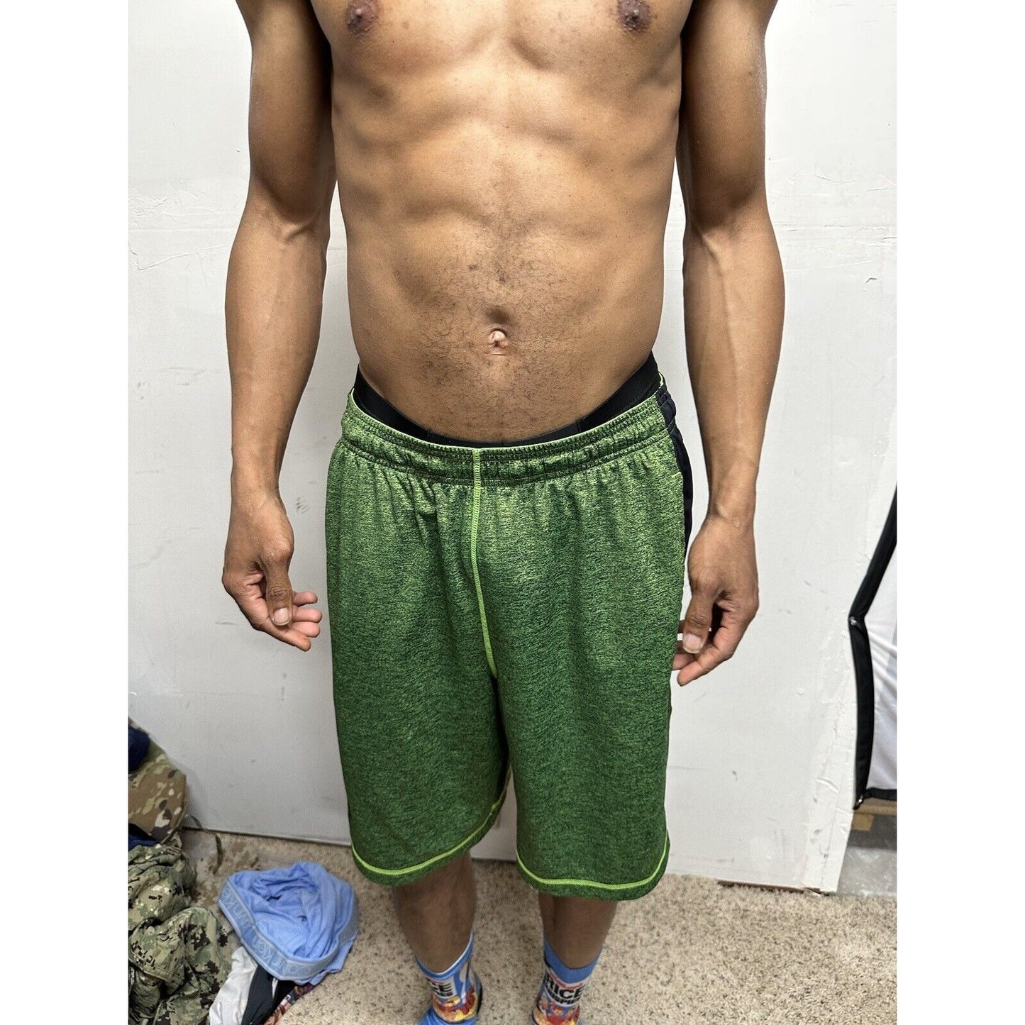 Men’s Green Large Under Armour Athletic Shorts