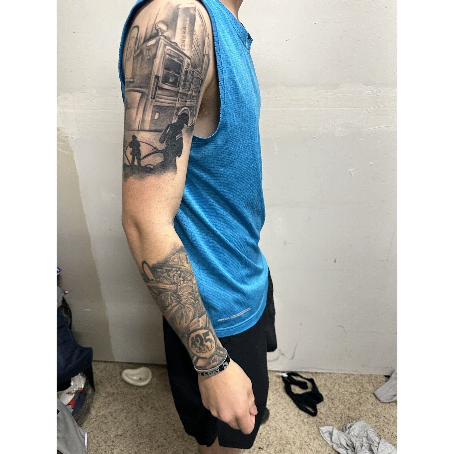 Men’s Teal Blue And1 Muscle Shirt Small Sleeveless