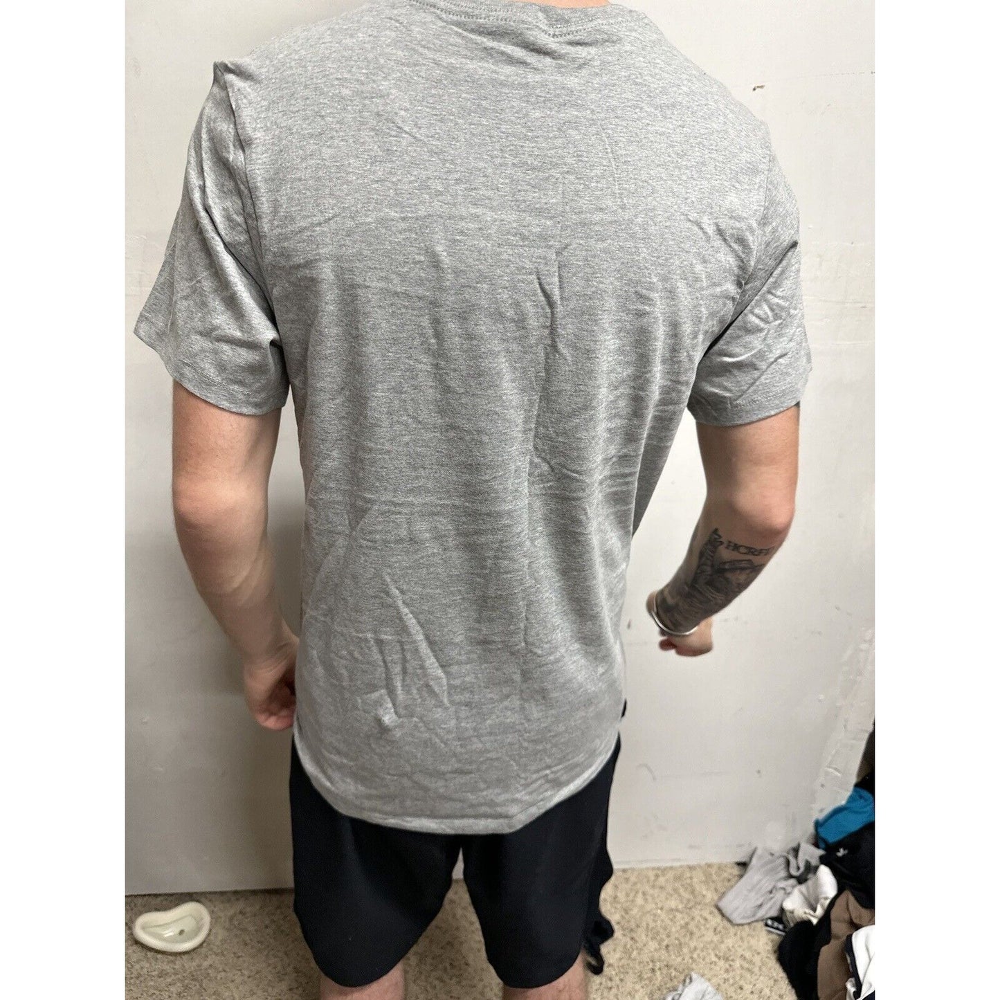 Men’s Gray Small Calvin Klein Classic Fit Tshirt