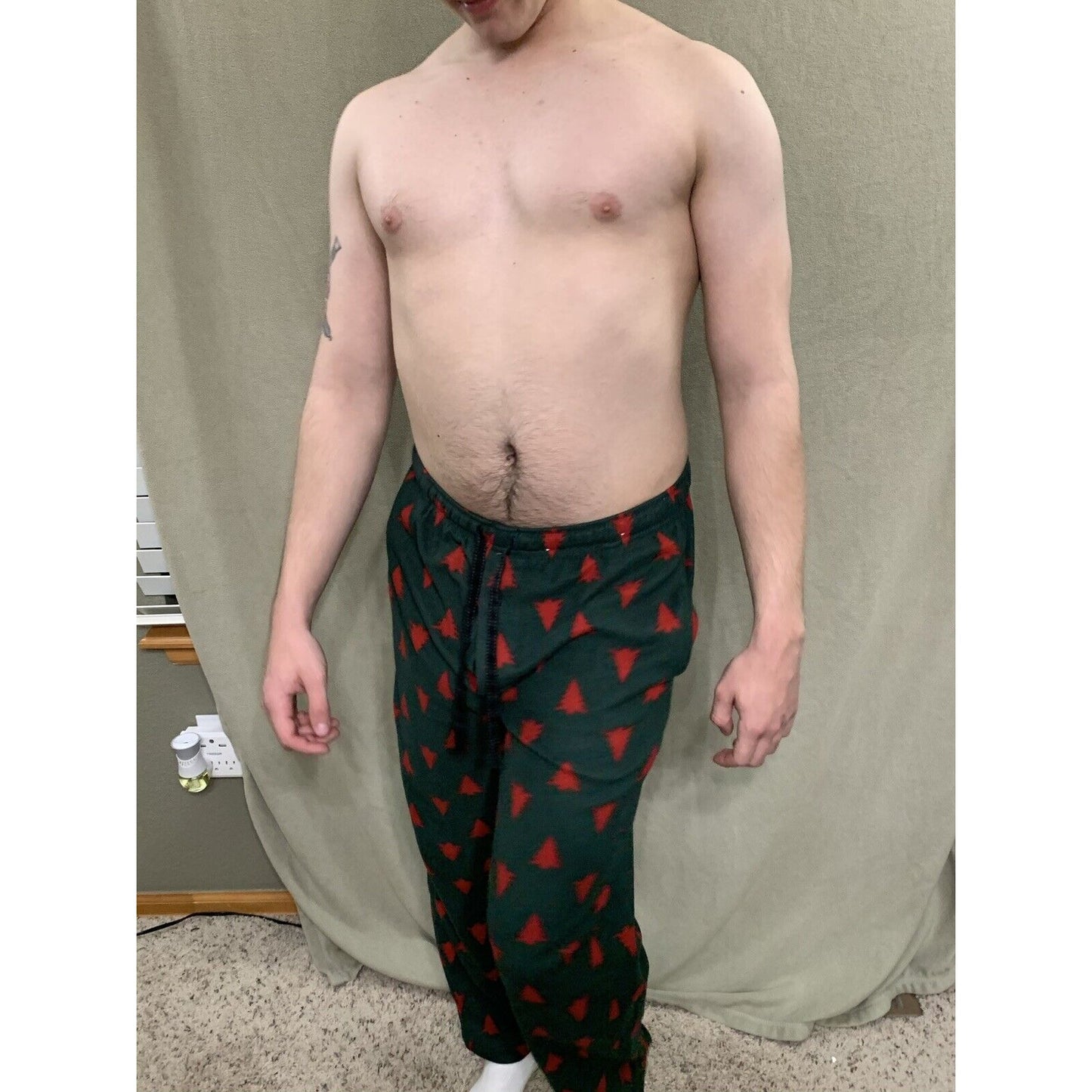 Men’s Stafford Sleep Pants Green With Red Pine Trees Size Small